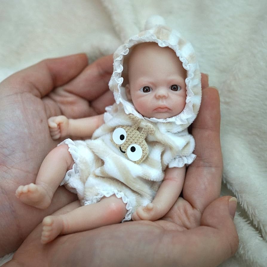 Amazon | Newtotlove 5.5インチ ミニチュアシリコンベビーフル