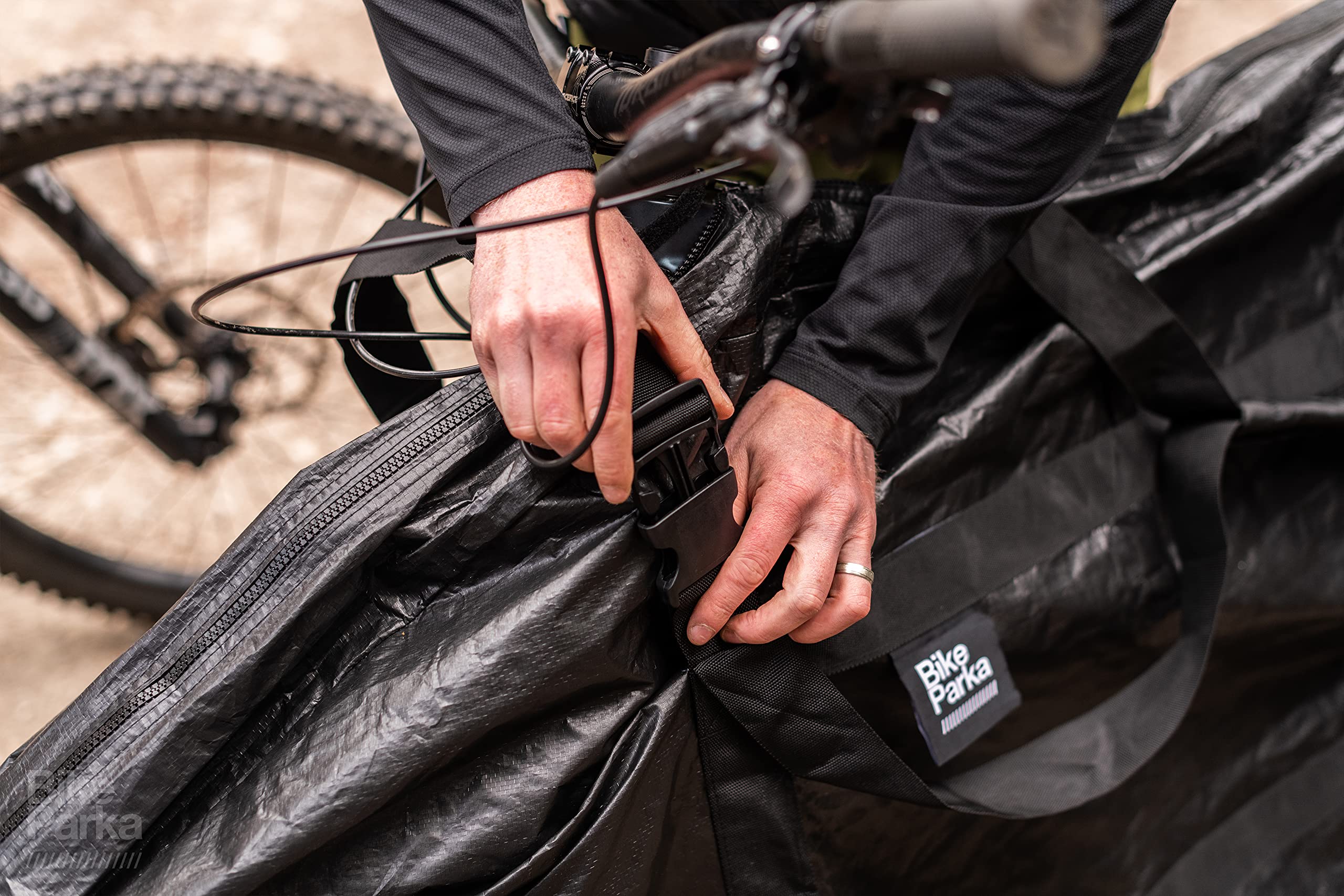 BikeParka ROUGHSAC Sac de Transport, Noir, 195 x 105 cm
