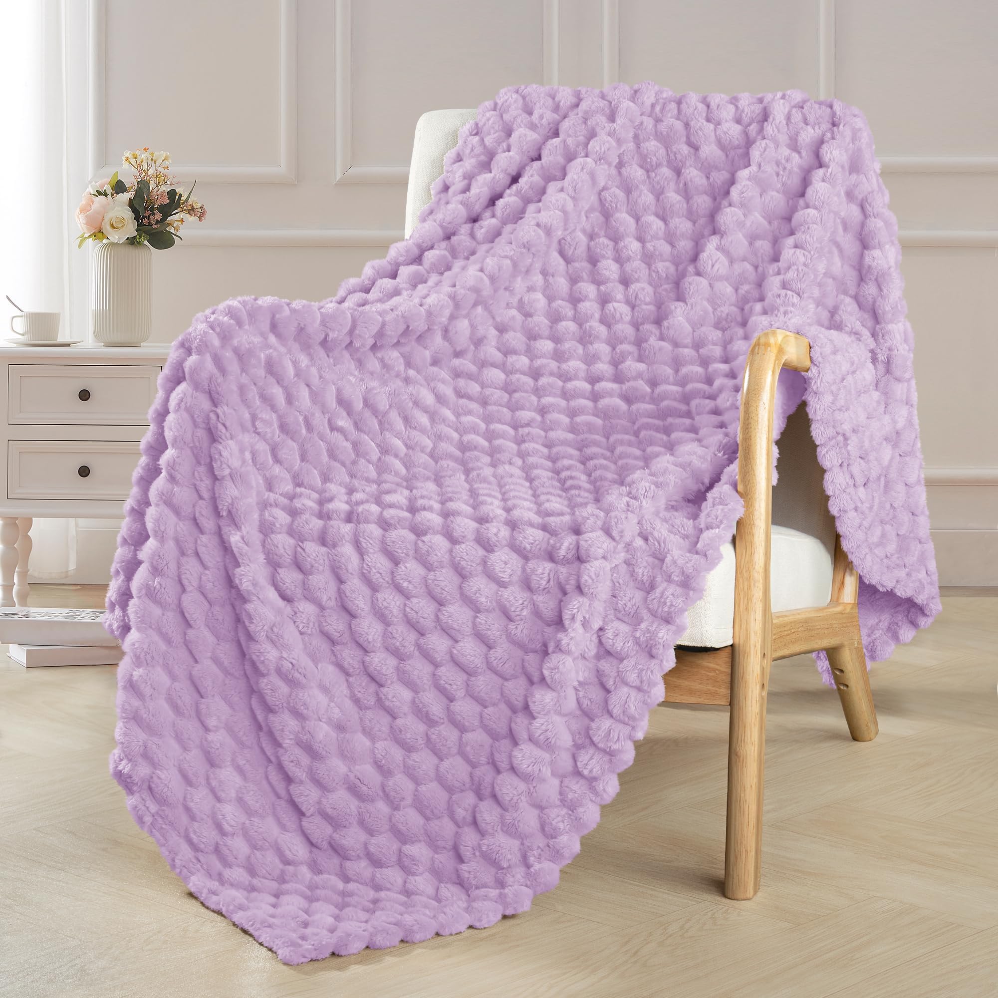 Exclusivo Mezcla Extra Large Fleece Throw Blanket for Couch, 50x60 Inches Stylish Jacquard Soft Throw Blanket, Fuzzy Cozy Lightweight for Winter, Lilac Purple