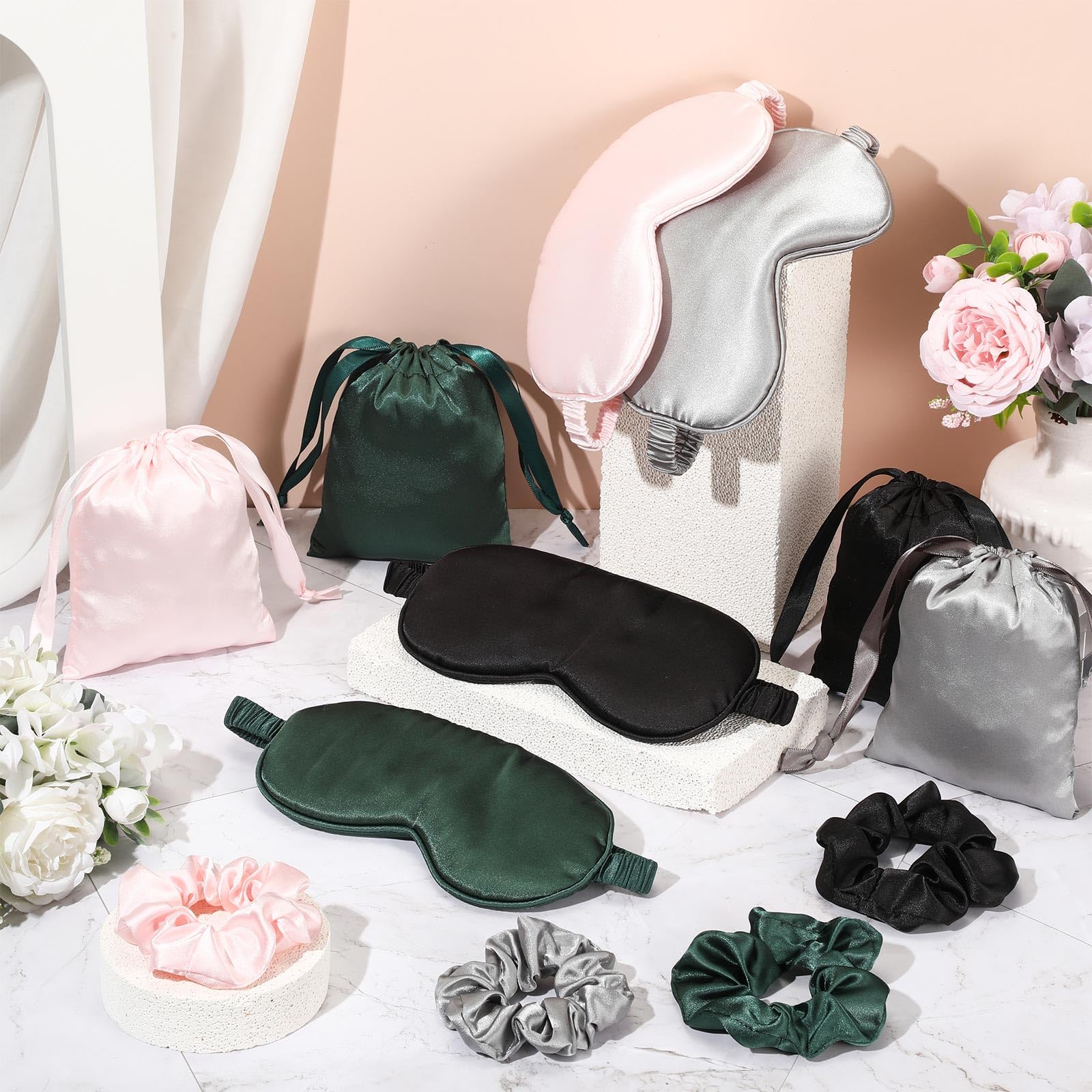 XunYee Satin-Schlafmaske, lichtblockierend, weiche Seidenimitat, inklusive Reisetasche und Haarbänder, Nacht-Augenschatten für Damen, Herren, Seitenschläfer, Reisen, Rosa, Silbergrau, Grün, Schwarz, 4
