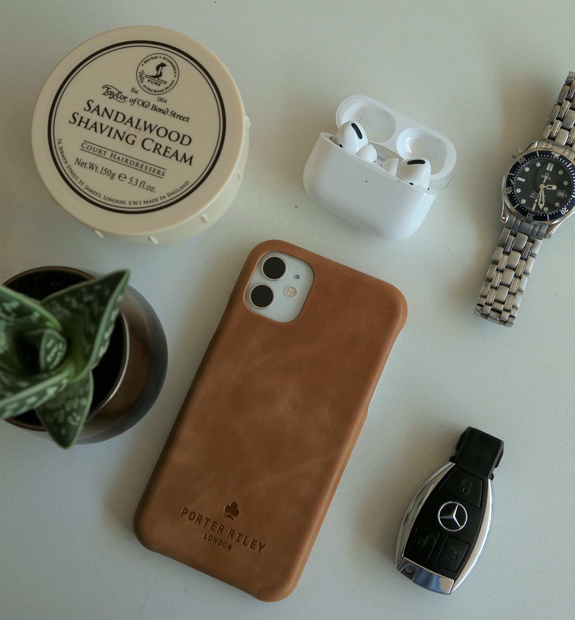 Porter Riley Echtleder-Hülle Für IPhone 11 (6.1”) – Ultra-dünn, Mit Vollem Schutz & Individuellem Patina-Look