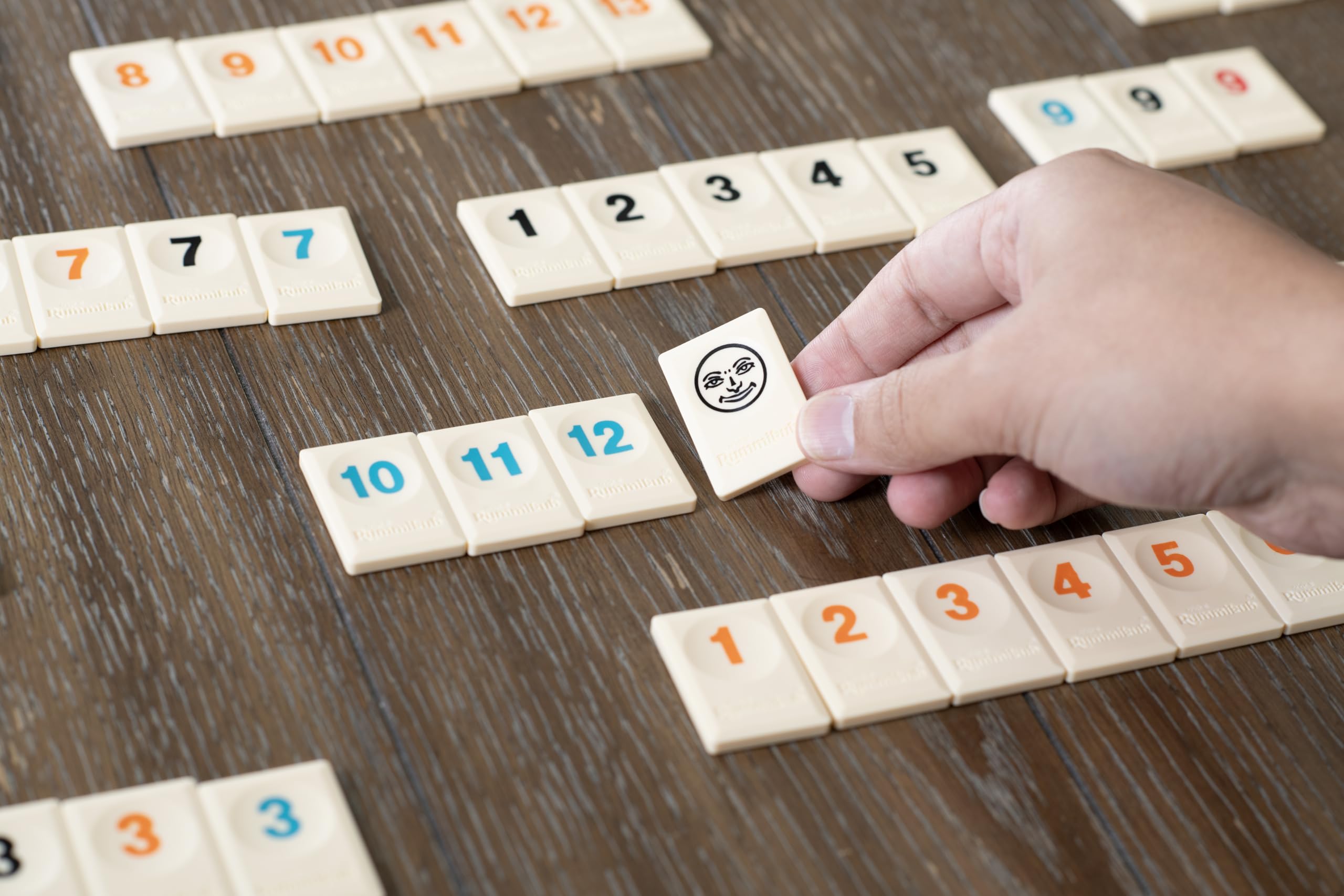Goliath RUMMIKUB Original Classic, gra planszowa dla dorosłych i dzieci od 6 lat, strategia numeryczna, zabawka edukacyjna dla 2-4 graczy, wspiera logiczne myślenie, wersja wielojęzyczna