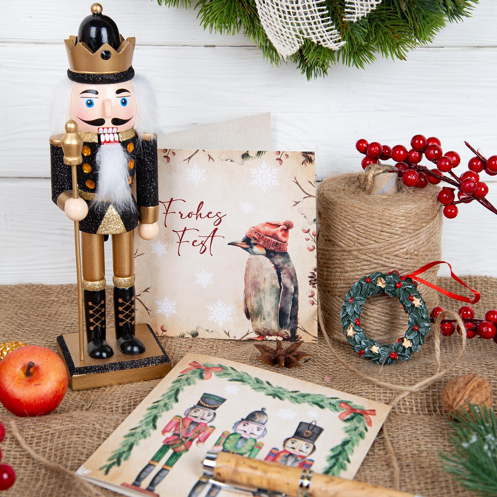 Logbuch-Verlag Nussknacker König 26 cm – Holzfigur in Schwarz-Gold mit Glitzer – Weihnachtsdeko klassisch & edel – Dekofigur als Geschenkidee Weihnachten