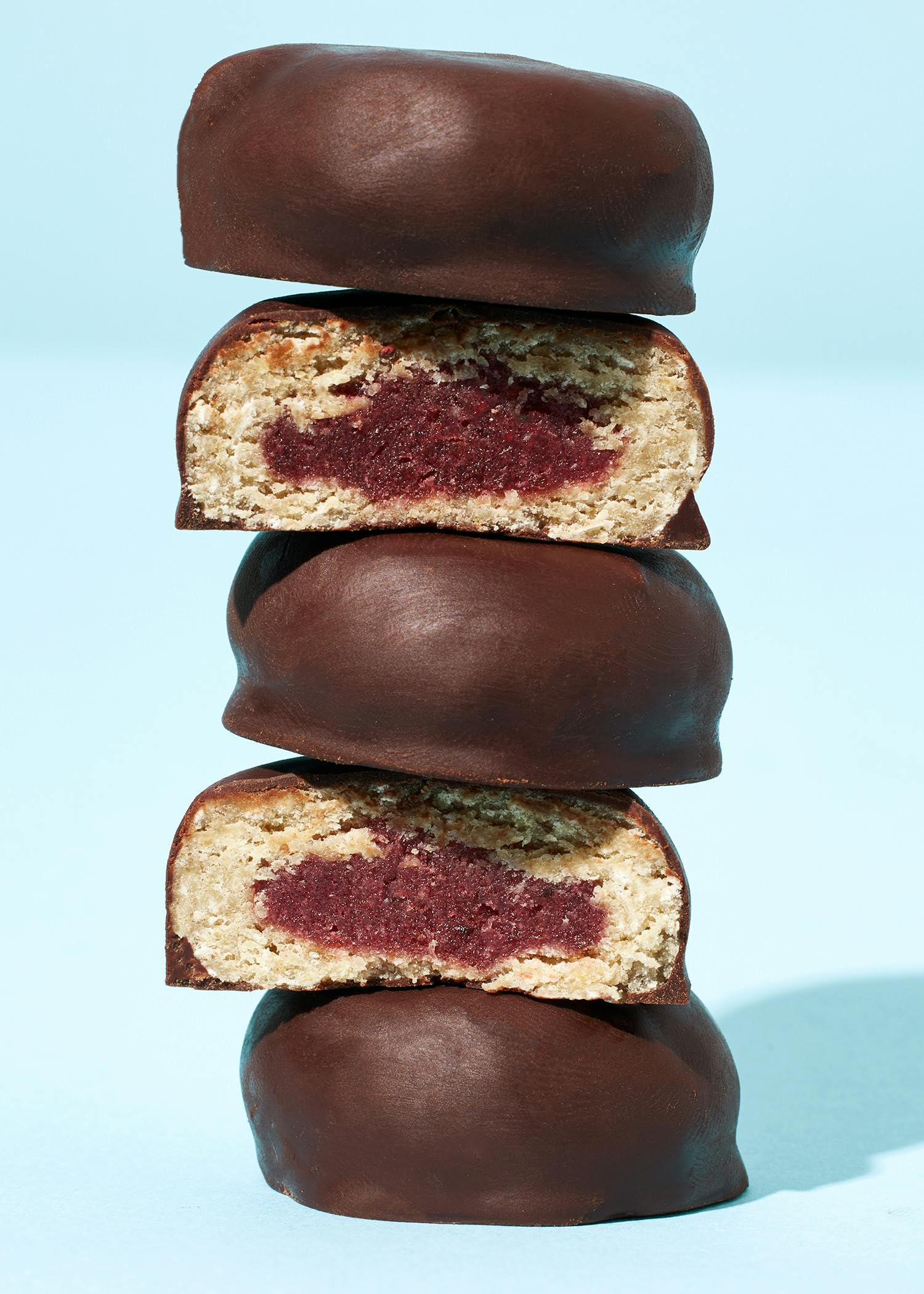KoRo - Bouchées fraise chocolat noir bio 12 x 2 x 20 g - Avec une garniture fruitée à la fraise - Enrobé de chocolat noir - Végétalien