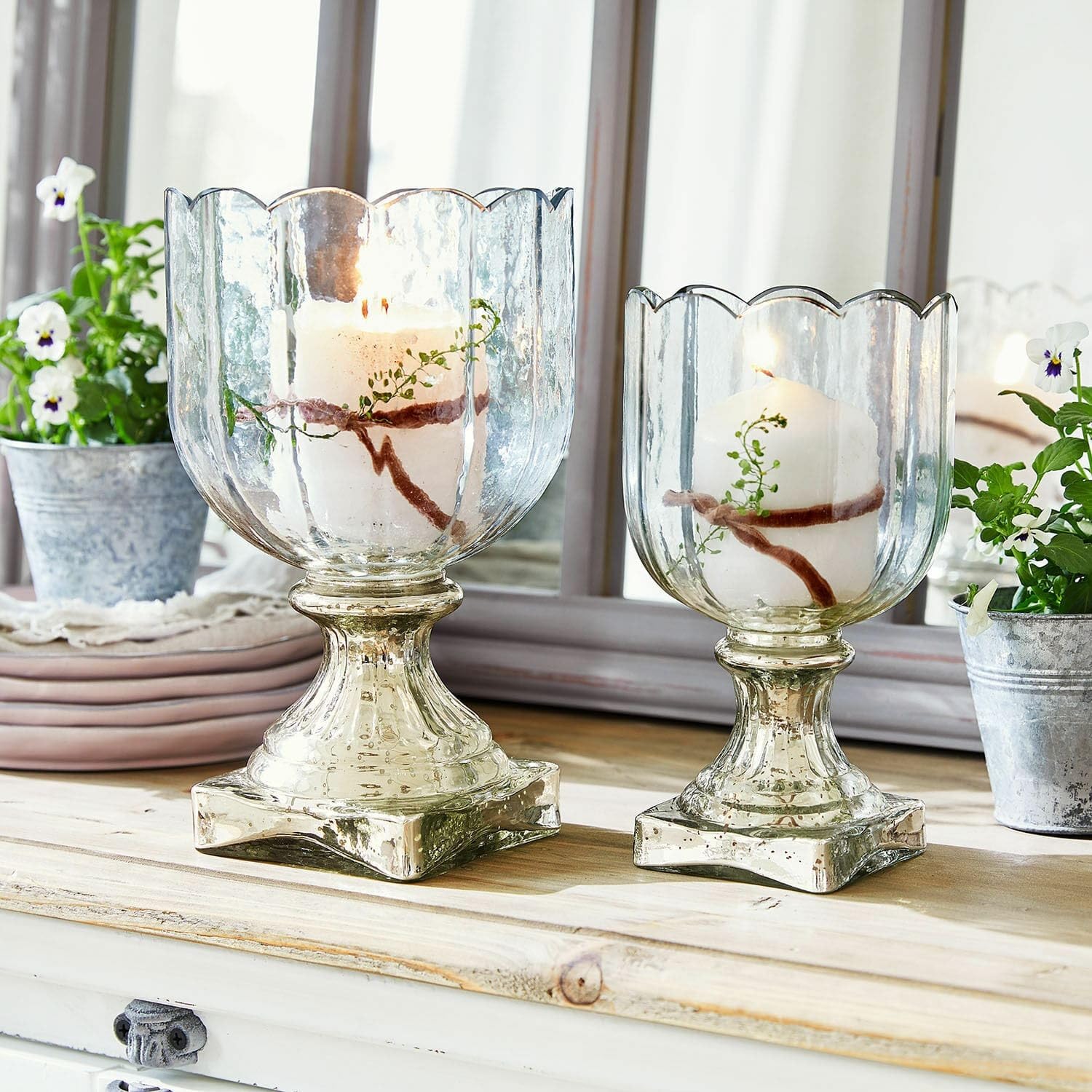 Loberon Windlicht 2er Set Jovique, klar/Silber | Zwei Größen, Blumige Form, mit Bauernsilber-Finish, Mundgeblasen, Dekoration, Kerzenhalter, Glas