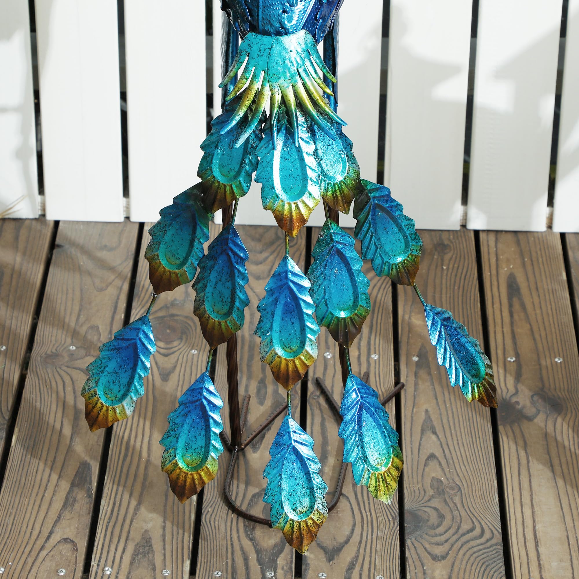 Outsunny Pavone Statua Giardino 32.7" Ornamento Prato Blu Scuro | Acciaio Decorazione da Giardino Statua Uccello, con picchetti, Esterno Prato Patio Cortile