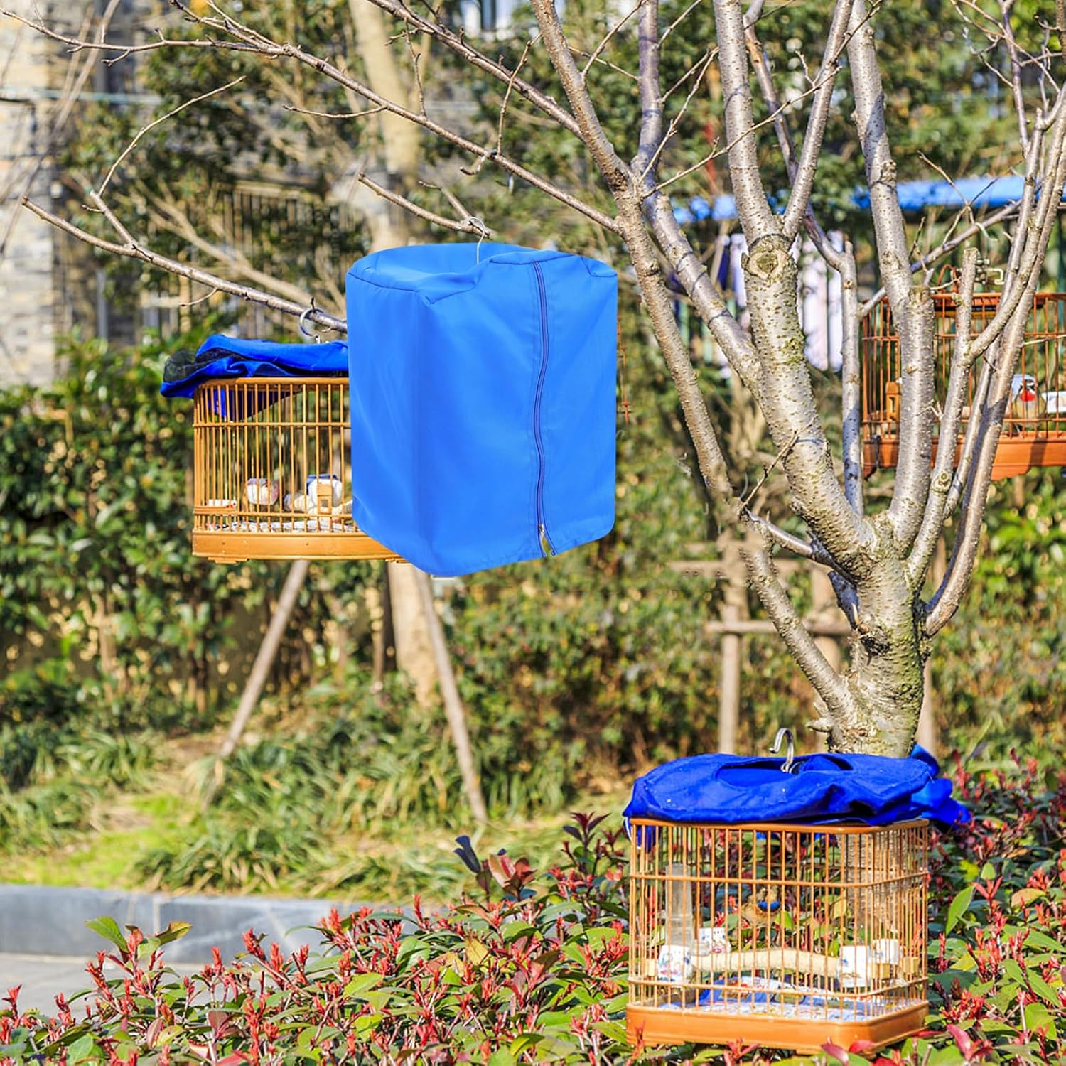 Bird Cage Cover for Parakeets and Small Birds, Light Blocking Insulated Winter Protector, Heavy Duty Oxford Cloth 31x32x42cm, Weatherproof Birdcage Accessory for Outdoor and Indoor