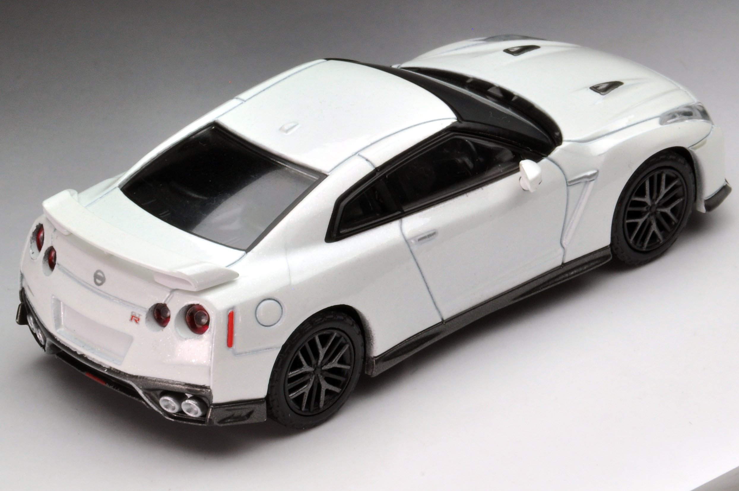 トミカリミテッド ヴィンテージネオ STP タイサン GT-R Amazon | トミカリミテッドヴィンテージ: STP タイサン GTーR
