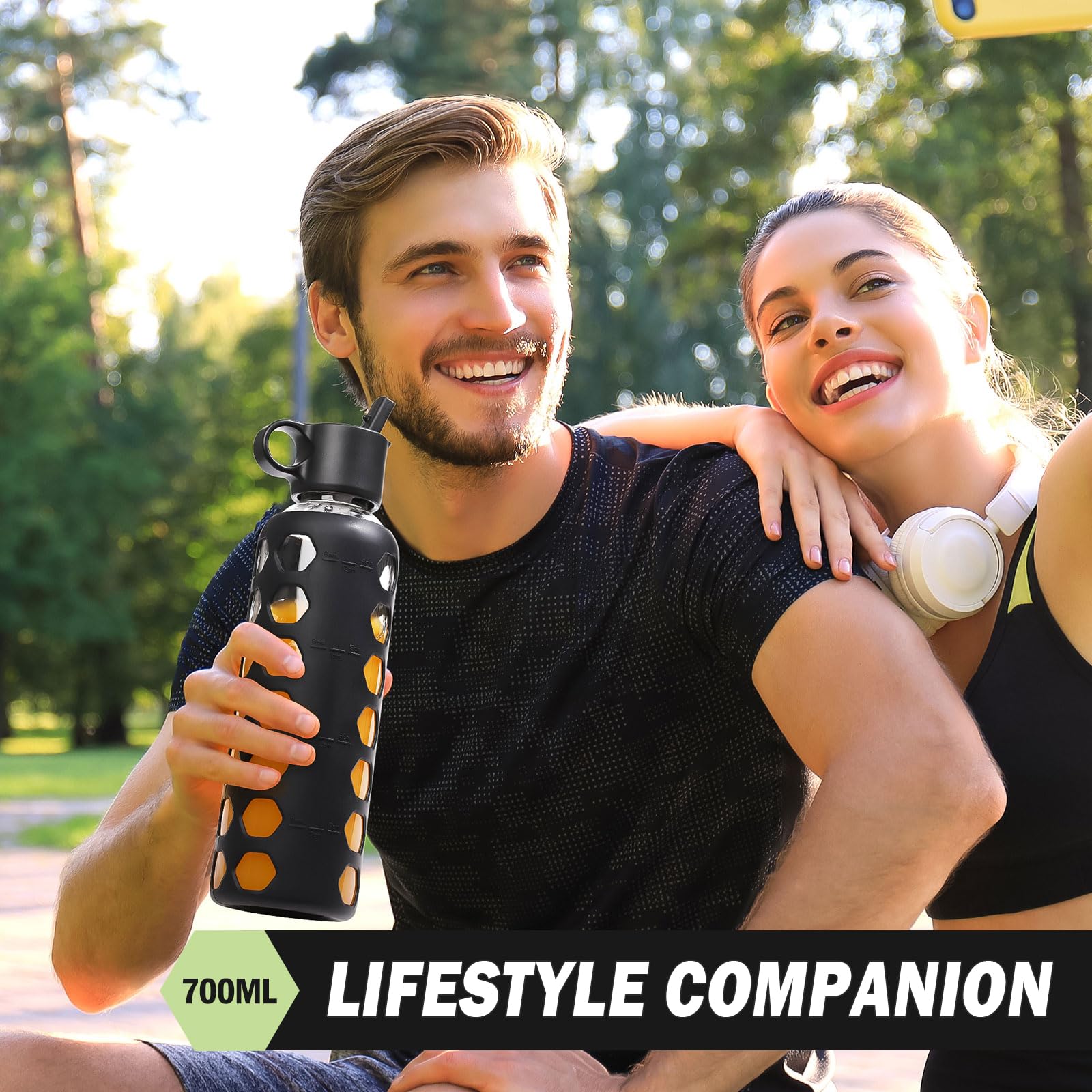 BLUEGO Borracce in vetro, 700ml Bicchiere in vetro, Bottiglie per bere con 2 coperchi, Bottiglia per l'acqua sportiva con custodia in silicone, A prova di perdite, Nero