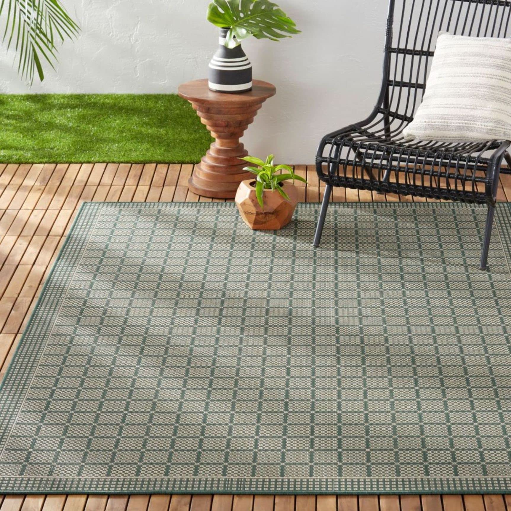 Home Dynamix Nicole Miller Geometric Outdoor Rug