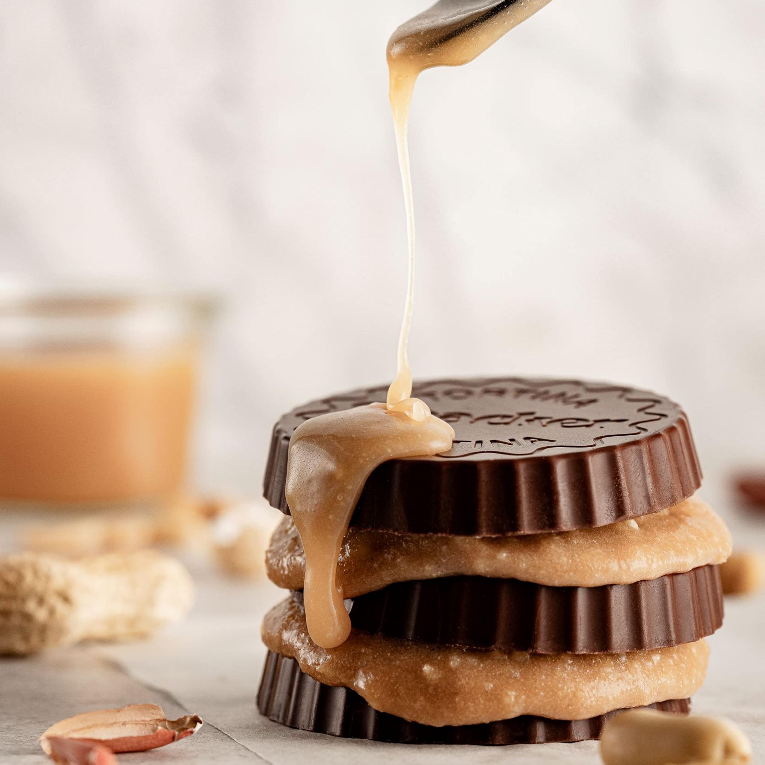 Loacker Tortina (Peanut Butter) • Knusprige Waffeln mit Erdnussbutter-Creme • Runde Waffel Törtchen zum Kaffee • Erdnuss Waffelkekse (24 x 21g)