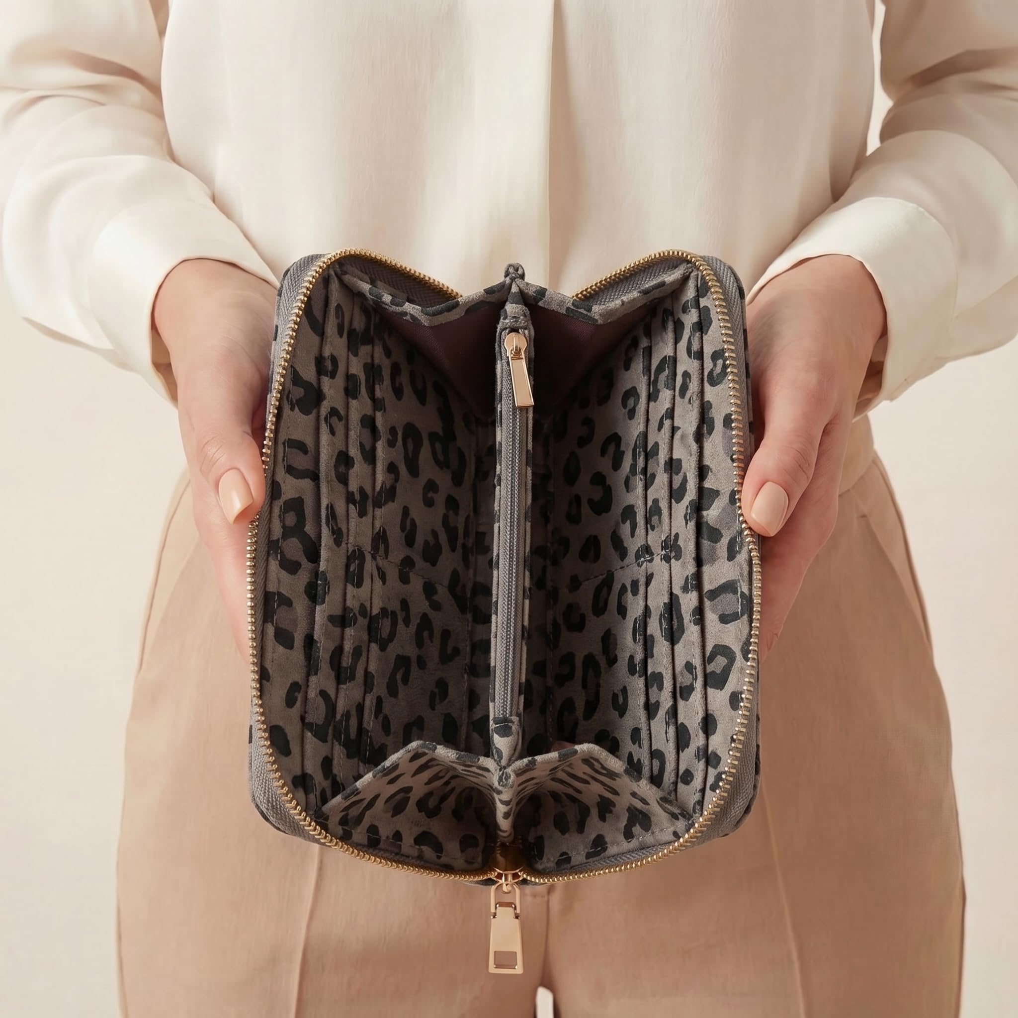 MillyMilk® Savana Large – Großer Leo Portemonnaie & Geldbeutel für Damen – Geräumige Geldbörse im Leopard Design in Wildlederoptik Animal Print – Stilvolle Clutch Wallet (Leo GRAU)