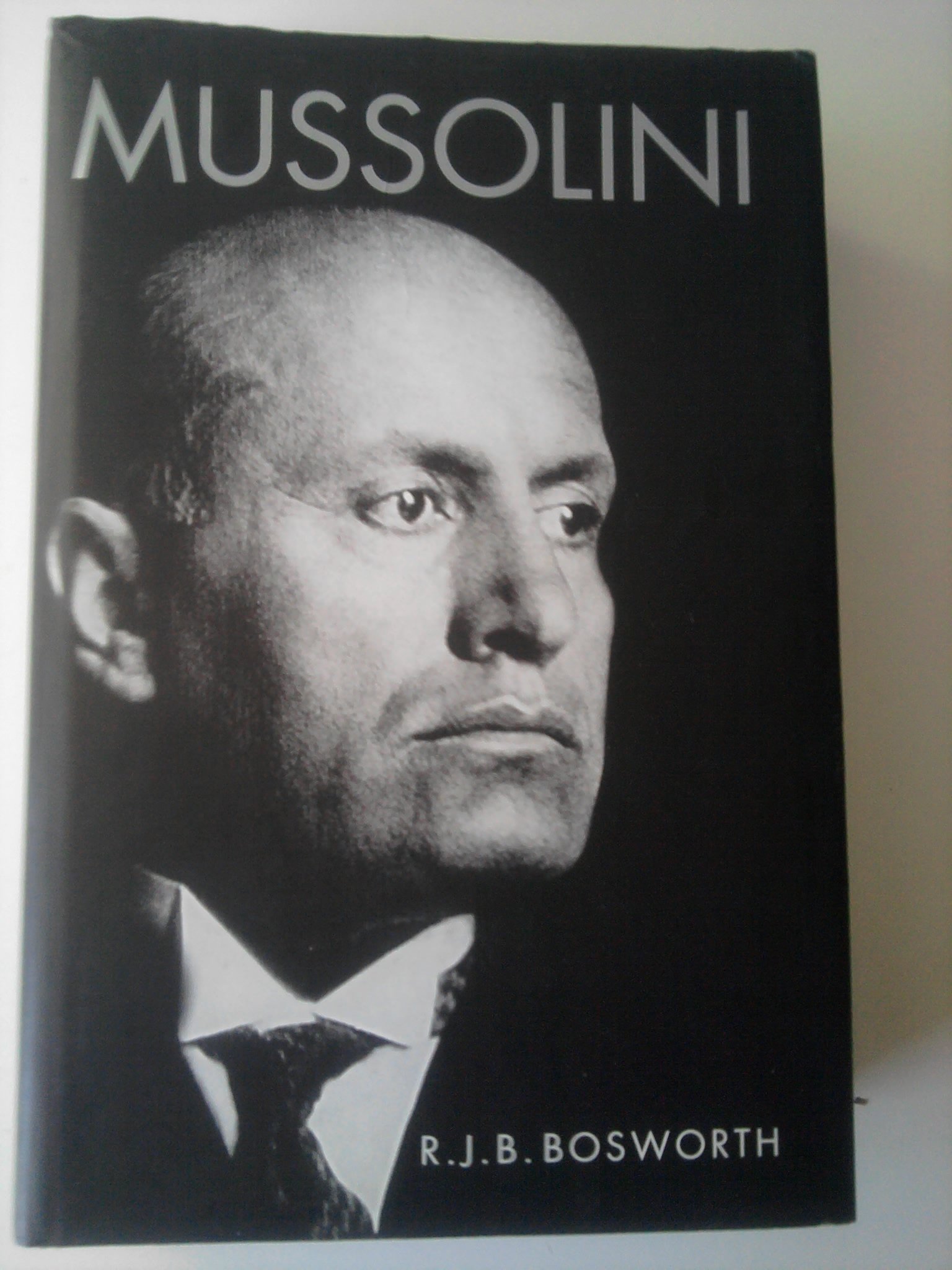 ムッソリーニ/愛と闘争の日々 Trailer for the film 