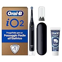 Oral-B iO 2 Spazzolino Elettrico Nero, 1 Testina Di Ricambio per Spazzolino Elettrico, Caricatore, Custodia Da Viaggio, Portatestine + Dentifrico Oral B Advanced Prevenzione Tartaro, Pulizia Denti