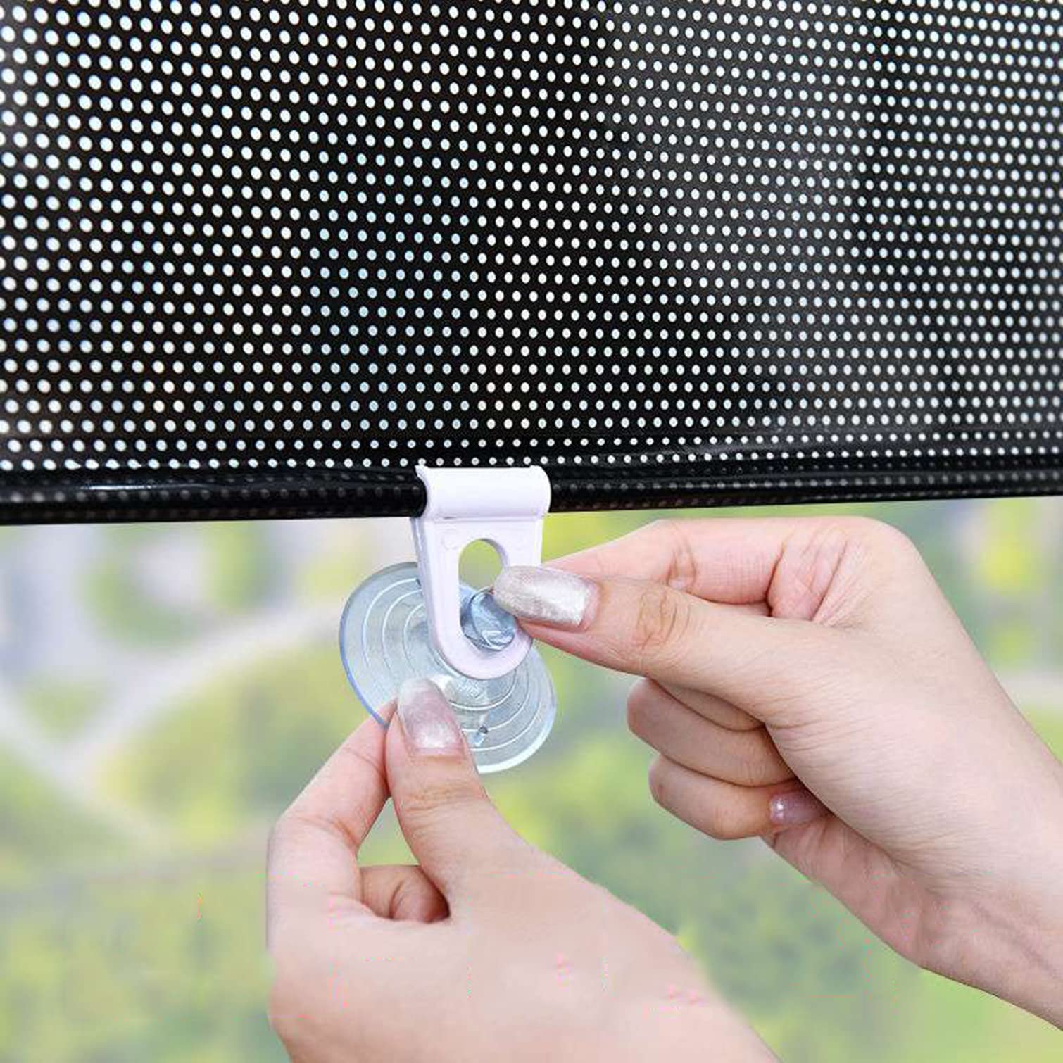 Store enrouleur occultant à ventouse isolant et pare-soleil rétractable