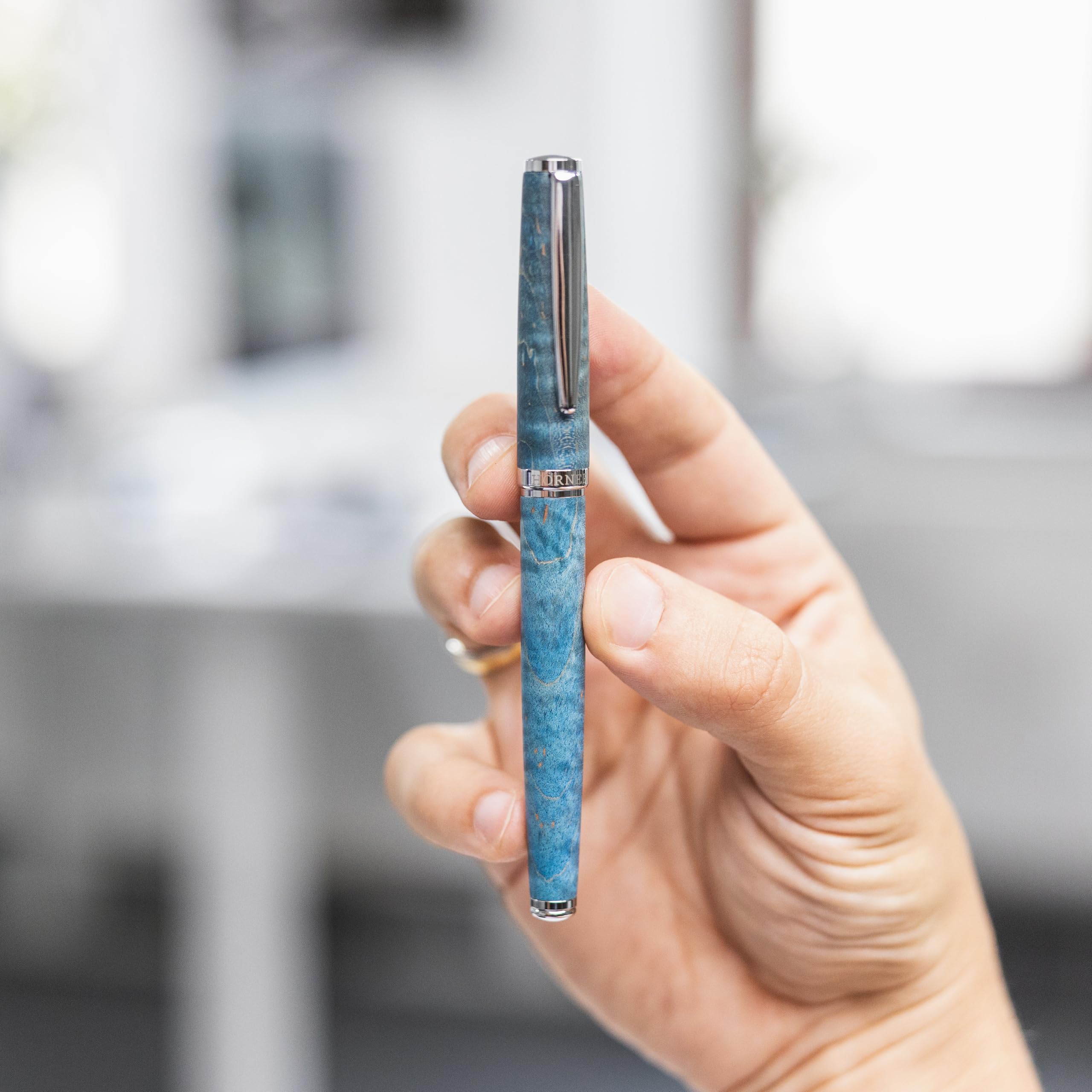 Hörner Primus Oceanus Füllfederhalter – ozeanblaues Echtholz, Edelstahlfeder, sanfter Tintenfluss, für Standard-Tintenpatronen, Geschenkbox