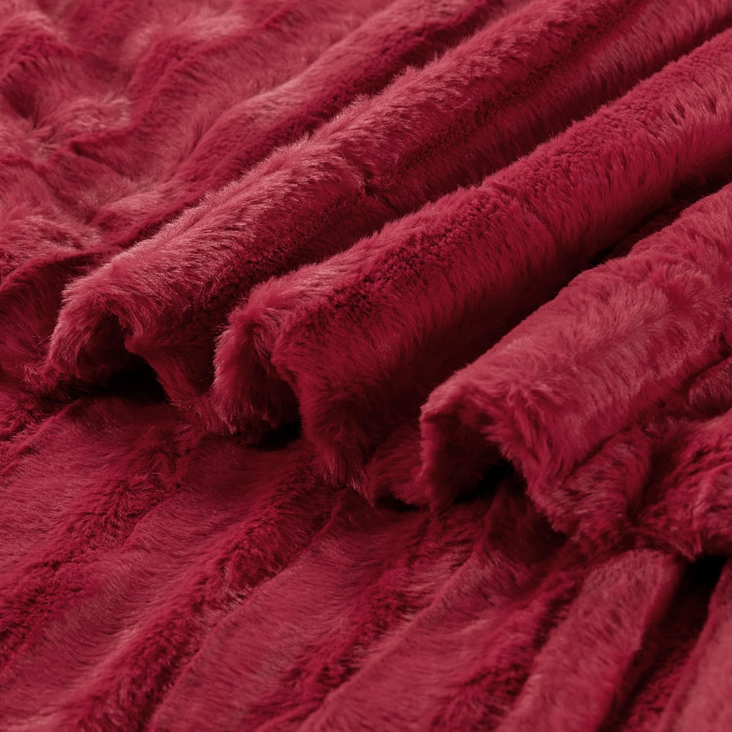 Home Soft Things Derby Double Sided Faux Fur Throw Blanket, Chilli Pepper, 60'' x 80'', Soft Plush Heavy Comfy Couch Sofa Bed Cover for Winter Snuggly Gorgeous Blanket for Adults