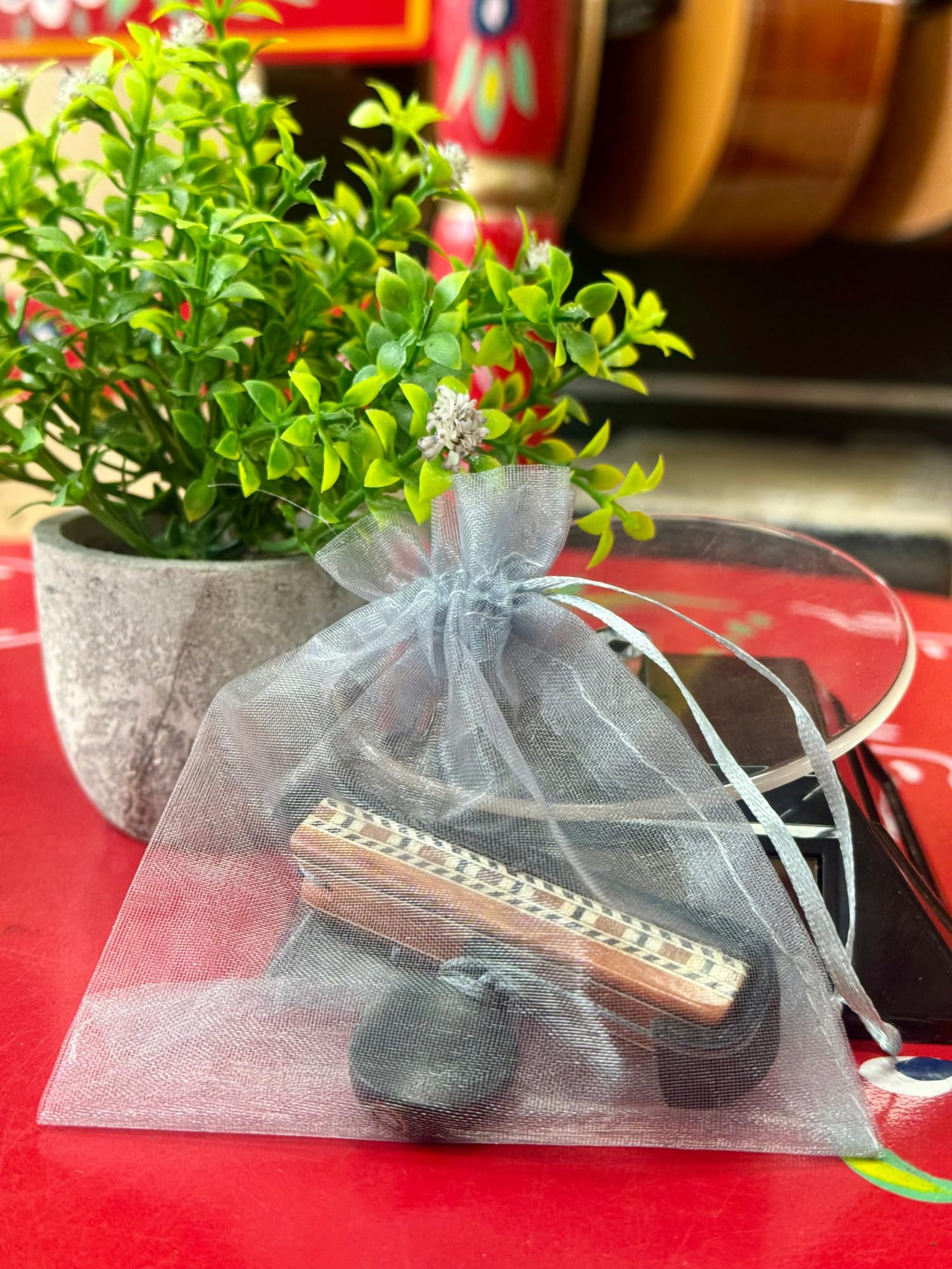Cejilla Artesanal “La Moraína” para Guitarra Flamenca – Madera con Cenefa de Marquetería, Clavija de Ébano y Ajuste de Piel de Vaca, Cuerda Resistente