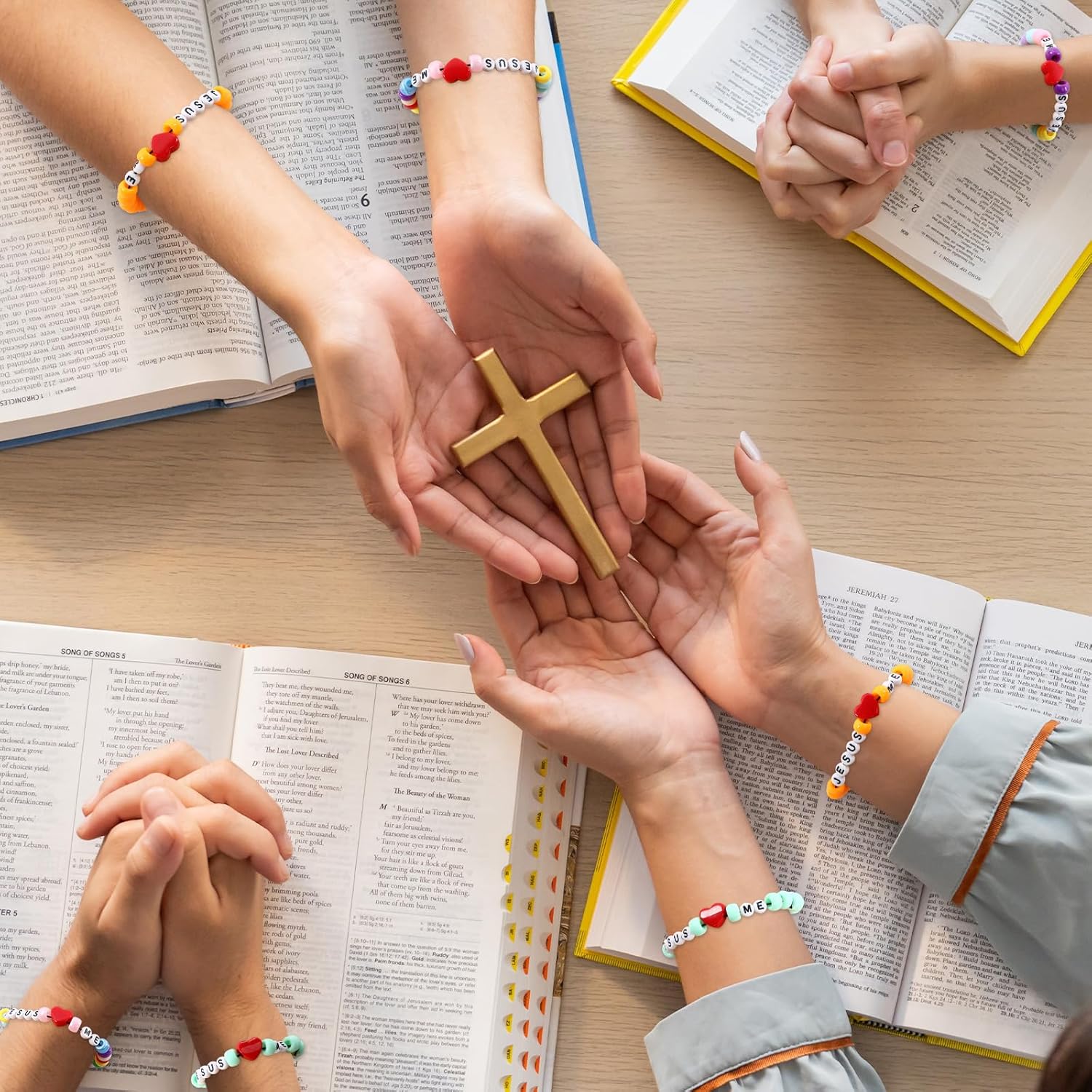 Ferreve 144 Sets Rainbow Religious Bead Wristband Craft Kit Jesus Love Me Faith DIY Clay Beads Bracelet Making Kit Christian for VBS Week Sunday Bible Verse Gifts