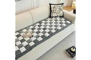 Cozy Comfort: Fuzzy Cream-Coloured Plaid Sofa Cover for Your Furry Friends