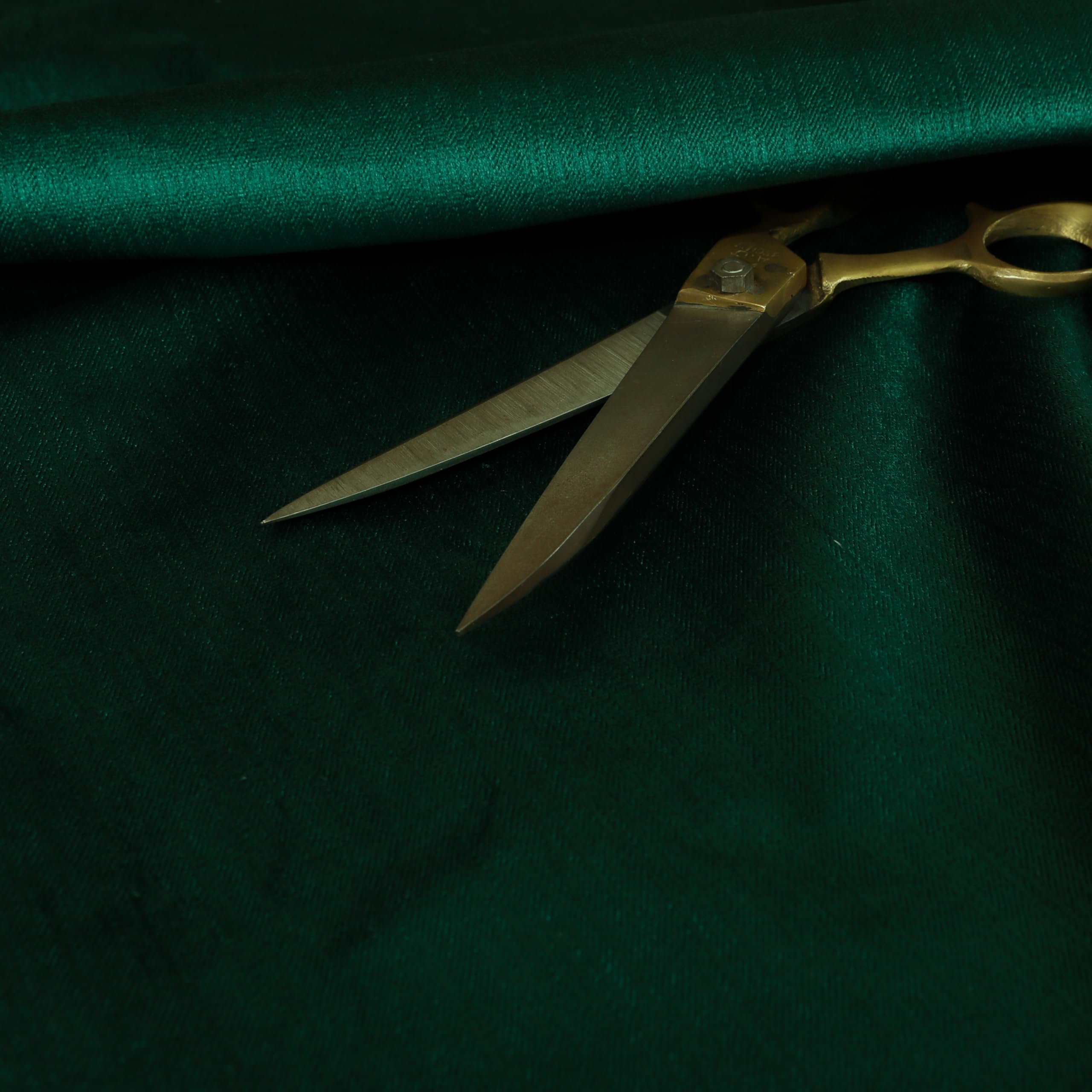 Redbrick Mill Fabrics Flame Retardant Soft Shine Textured Chenille Velvet Upholstery Furnishings Curtains Quality Fabric by The Metre (Emerald Green) — image 1