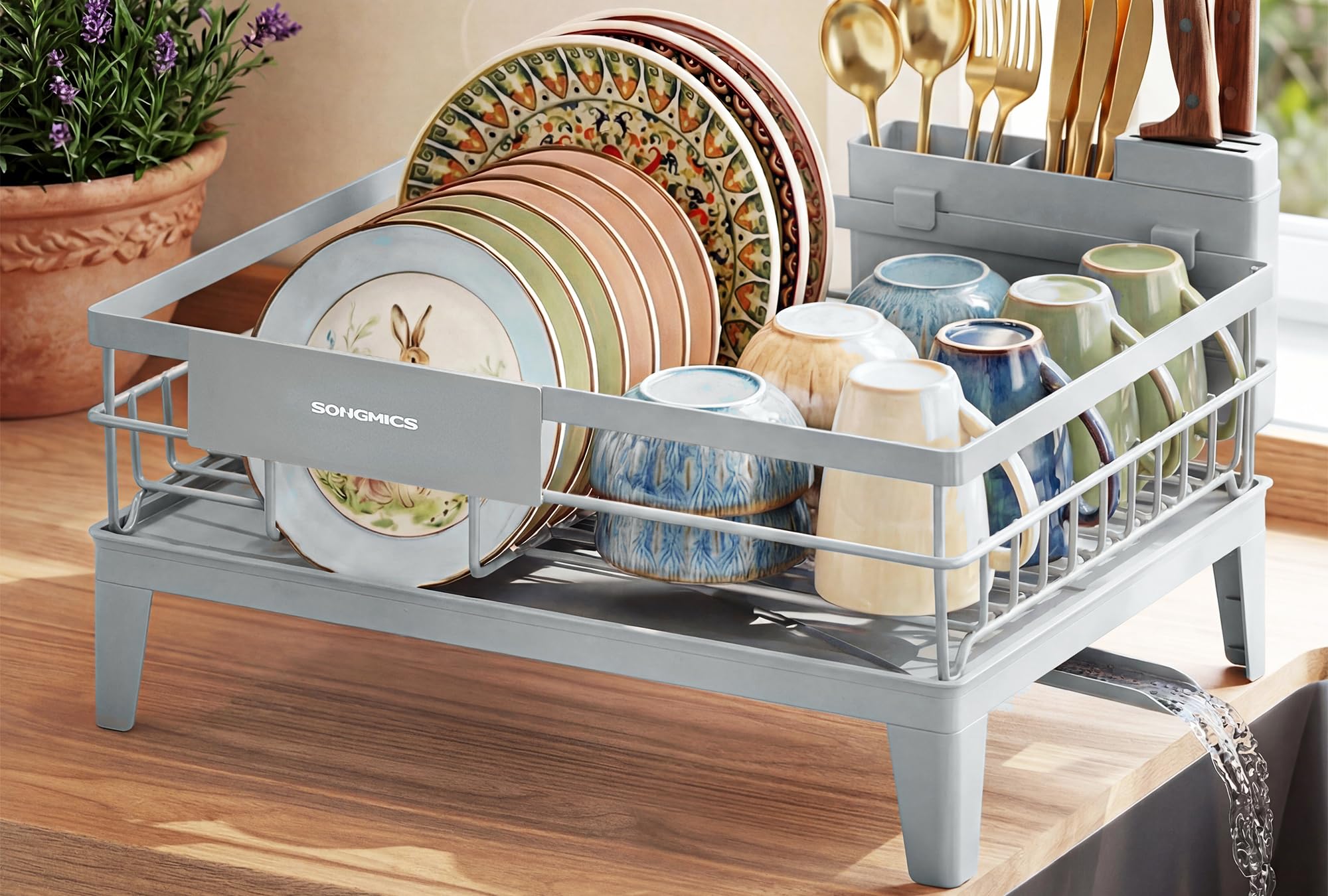 SONGMICS Abtropfgestell Geschirr, Geschirr-Abtropfständer, 360° drehbarer und ausziehbarer Ablauf, Abtropfschale, Besteckhalter, Küche, 31 x 42 x 18,5 cm, Taubengrau KCS550G01