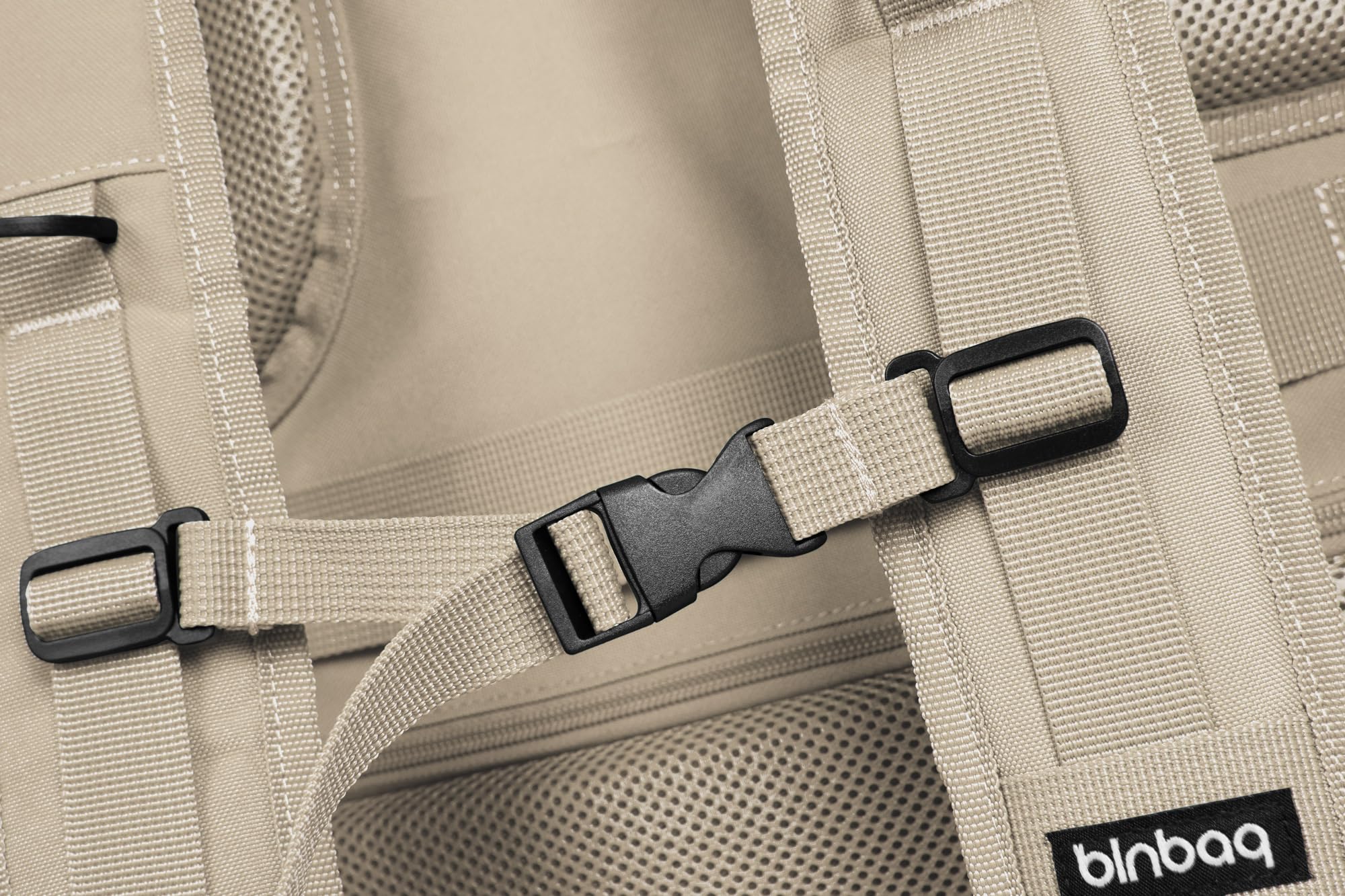 Hauptstadtkoffer blnbag M6 - Zaino da viaggio da viaggio, 55 x 40 x 20 cm, con scomparto per laptop, aereo, robusto, capacità max. 44 l, champagne, 55 x 40 x 20 cm, Rucksack