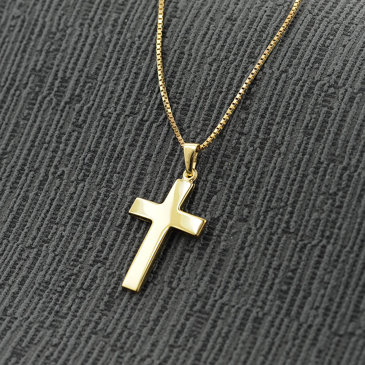 trendor Kreuz-Anhänger 24 mm Gold 333 (8 Kt.) mit plattierter Halskette | Schmuckstück für Damen und Herren, zeitloser Halsschmuck und edles Accessoire,