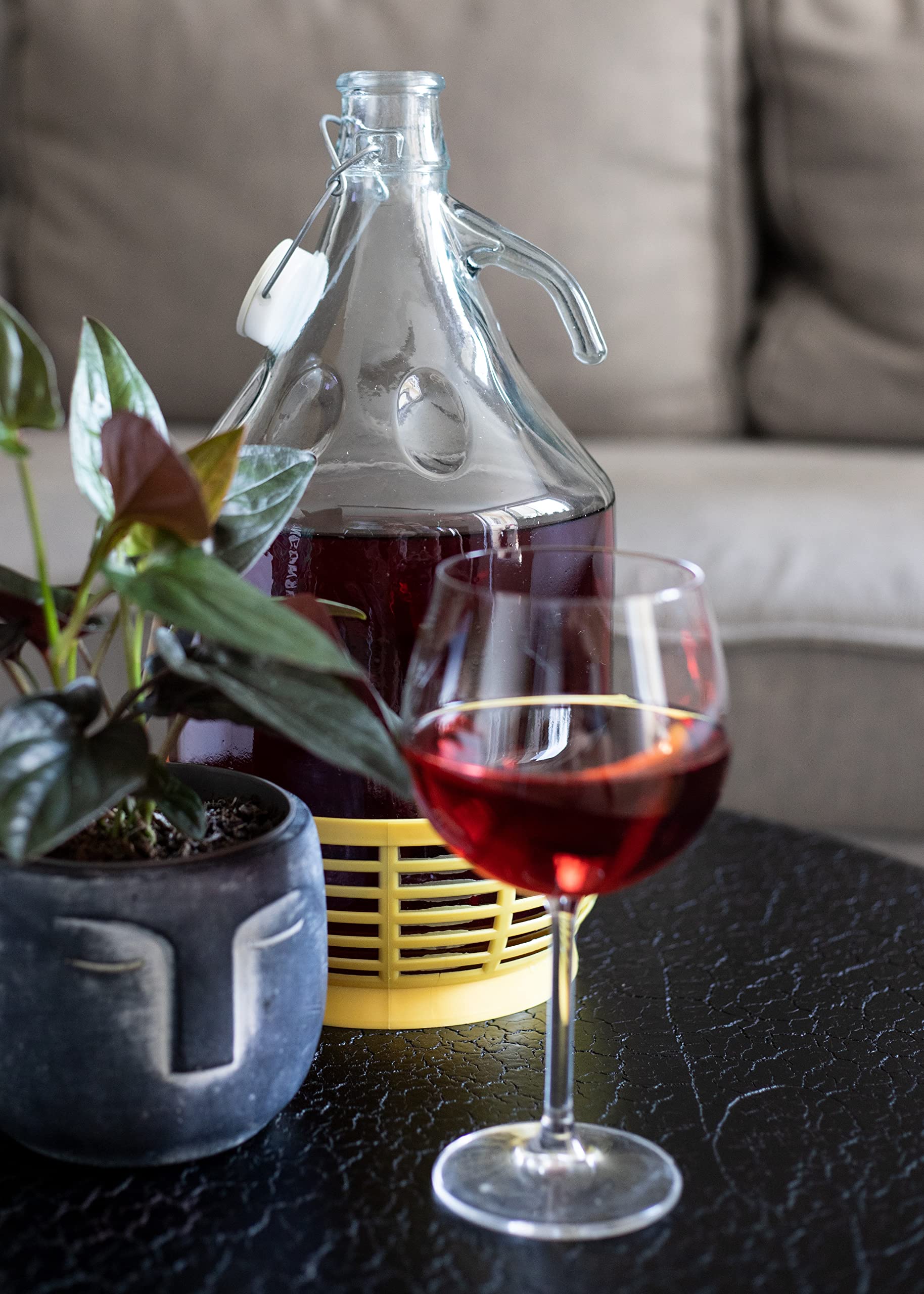 Bouteille bonbonne à col étroit avec couvercle pivotant, panier de protection, sas et bouchon pour la fabrication du vin, la fermentation, le stockage des boissons, verre transparent, 6 x 5 L