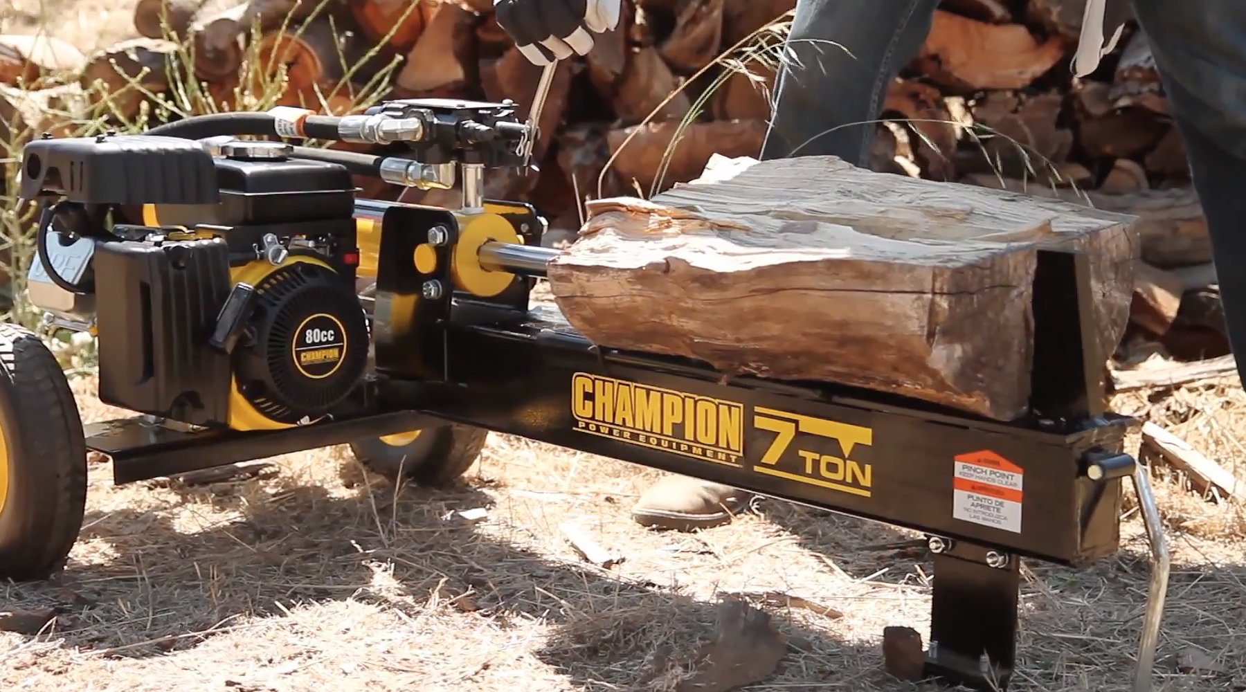 CHAMPION POWER EQUIPMENT 7Ton Compact Horizontal Gas Log Splitter with