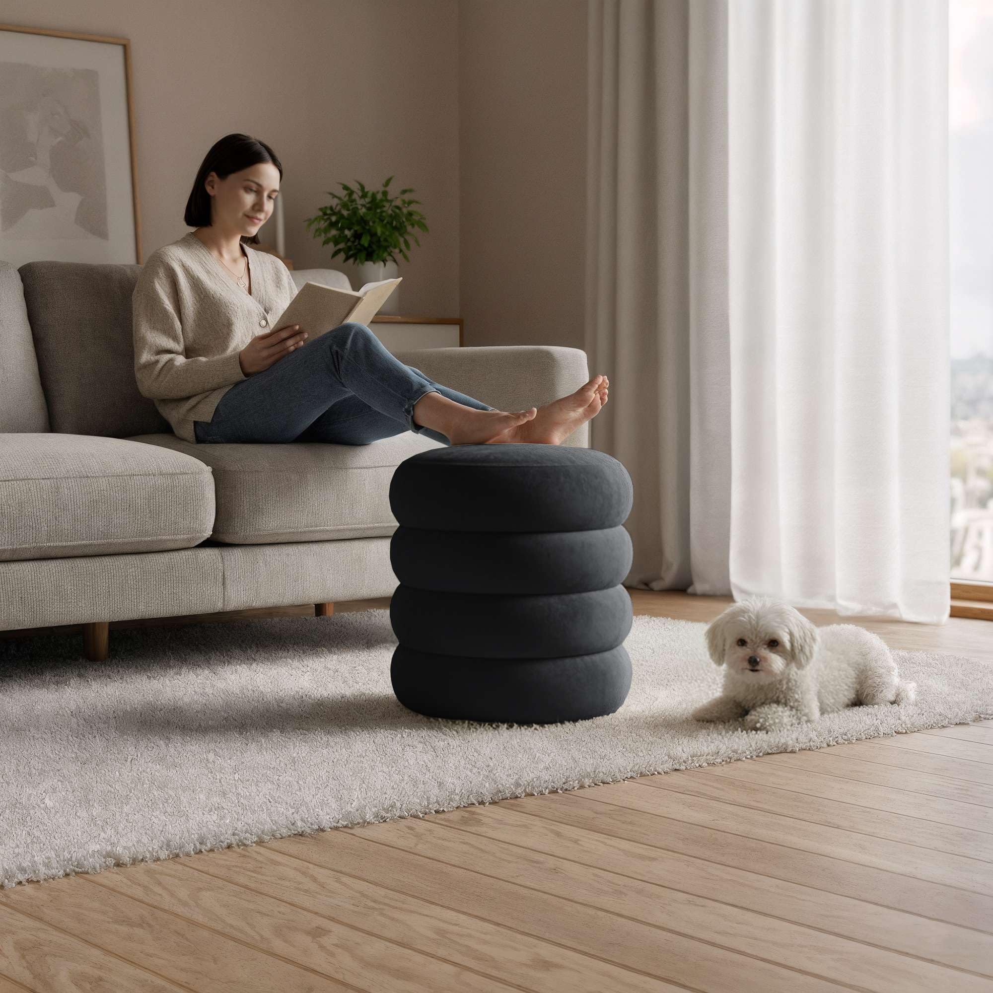 AKORD Sitzhocker aus Samt mit Stauraum SNUGGO 42 cm, Fußstütze Rund, Polsterhocker für Schminktisch, Schlafzimmer, Wohnzimmer Möbel, Make-up-Hocker, Gepolstert, Schwarz