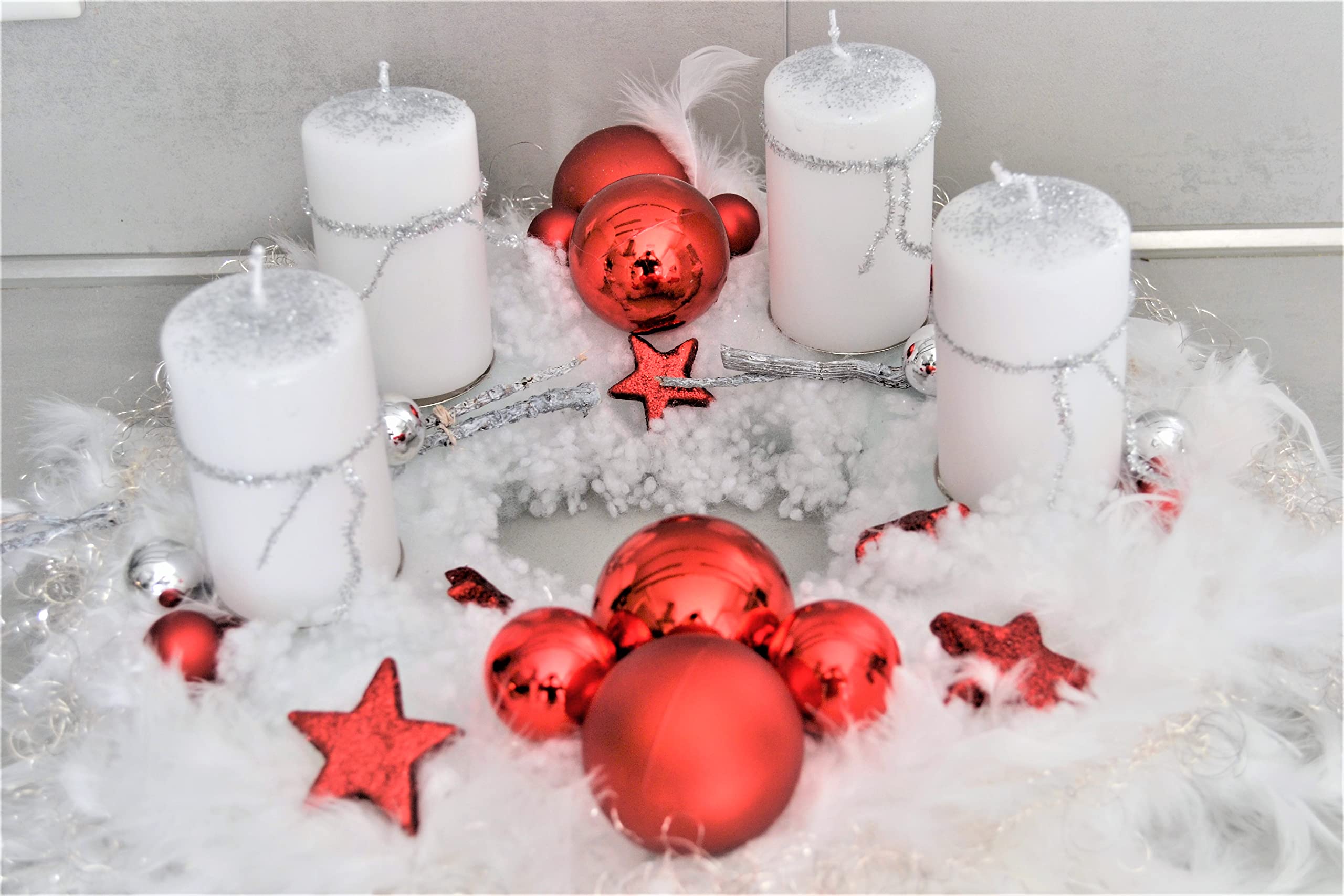 Adventskranz weiß rot 40 cm künstlich Weihnachten Adventsgesteck Deko Feder