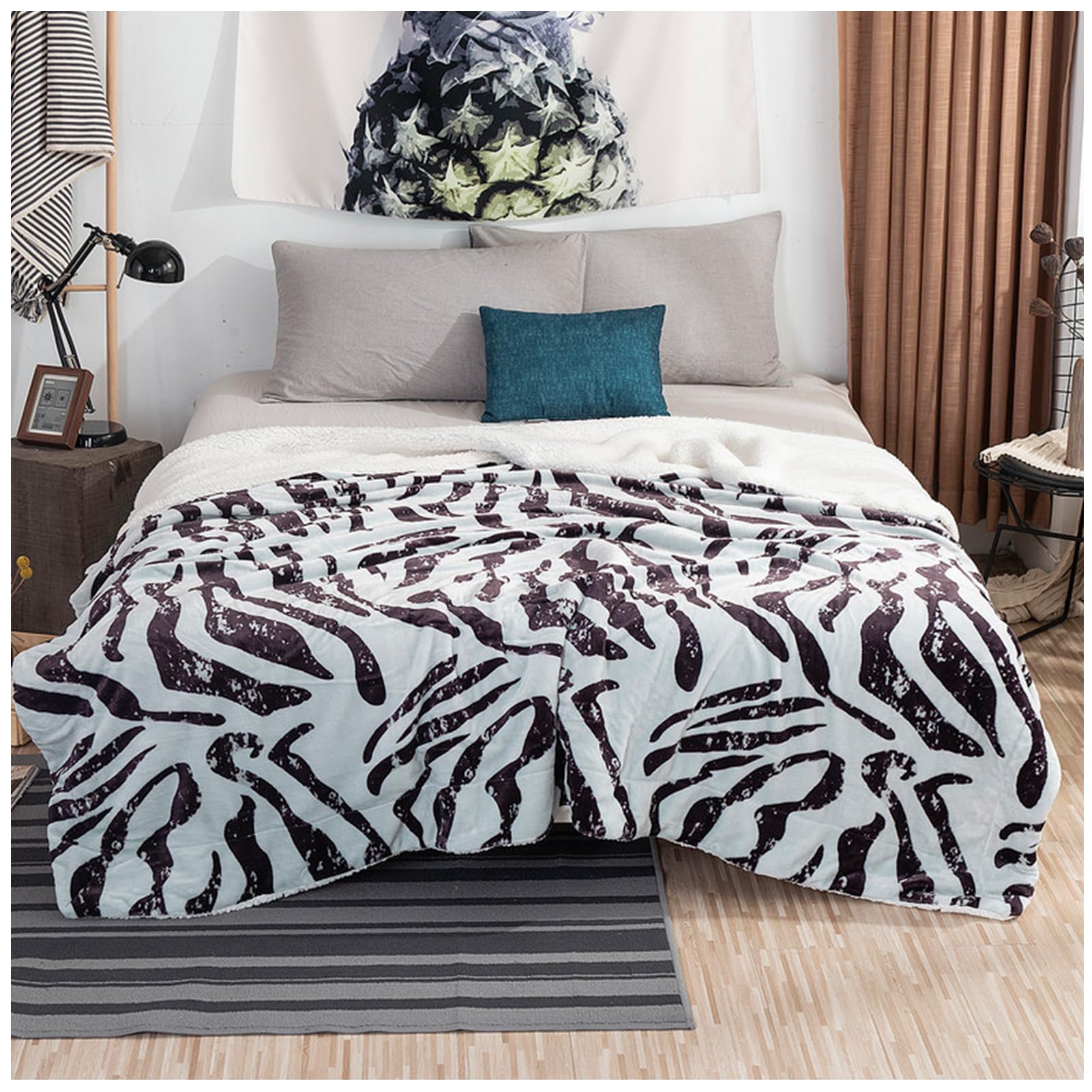 Large Polar Reversible Flannel and Sherpa Sofa Blanket, Thick Sofa Blanket, 150 x 200 cm, Soft Microfibre, Lambswood, Sedaline Blanket with Extra Soft Sheepskin (1.70 x 100 cm)