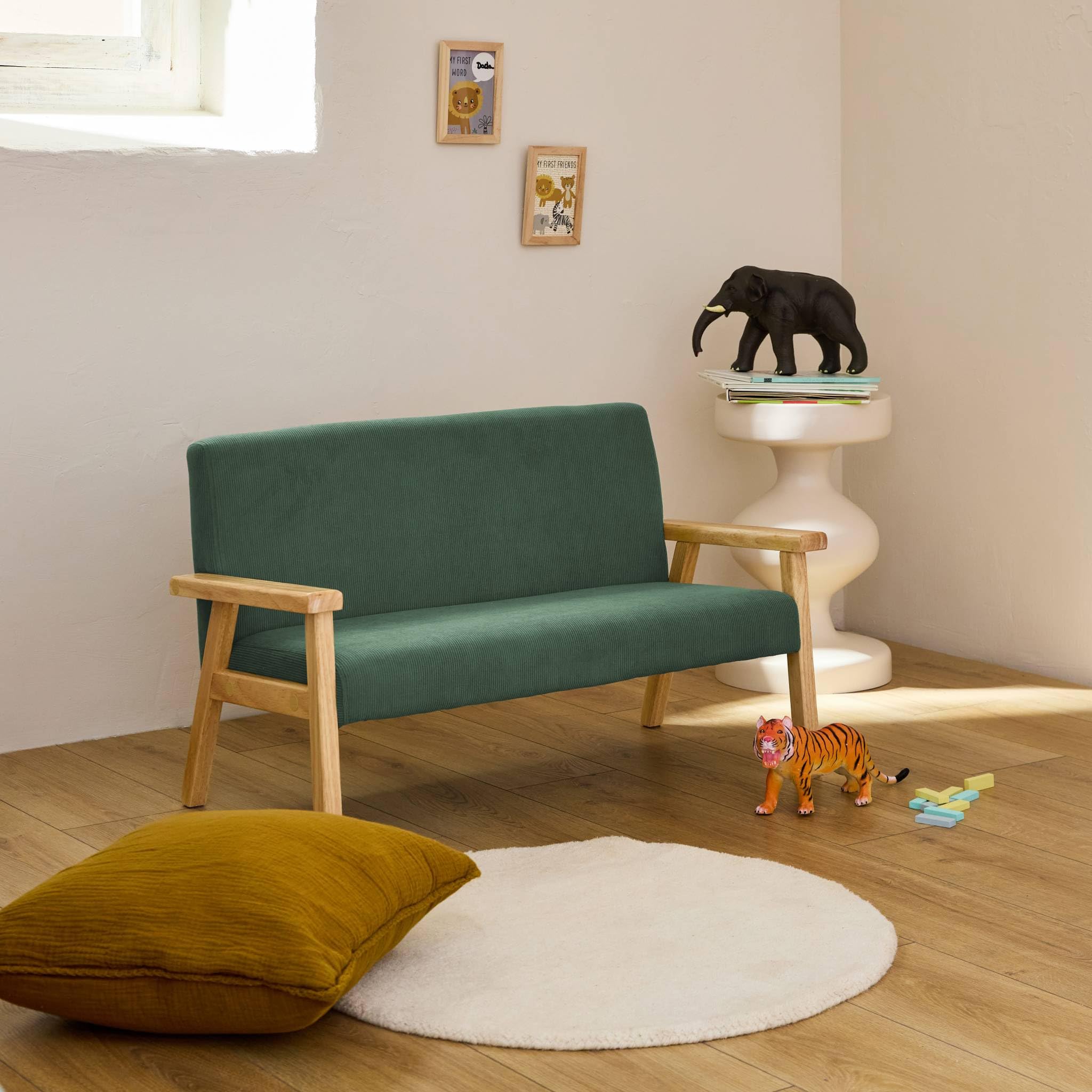 sweeek - Banquette canapé Enfant en Bois et Velours côtelé Kaki. Isak. L 84 x P 43.5 x H 50cm