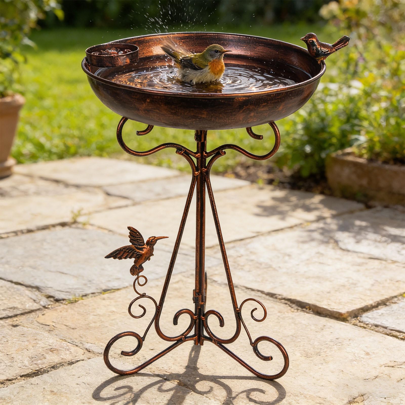 Squisito set di mangiatoia per uccelli in rame con figure decorative per attrazione del giardino, elegante ciotola per uccelli con finitura in rame