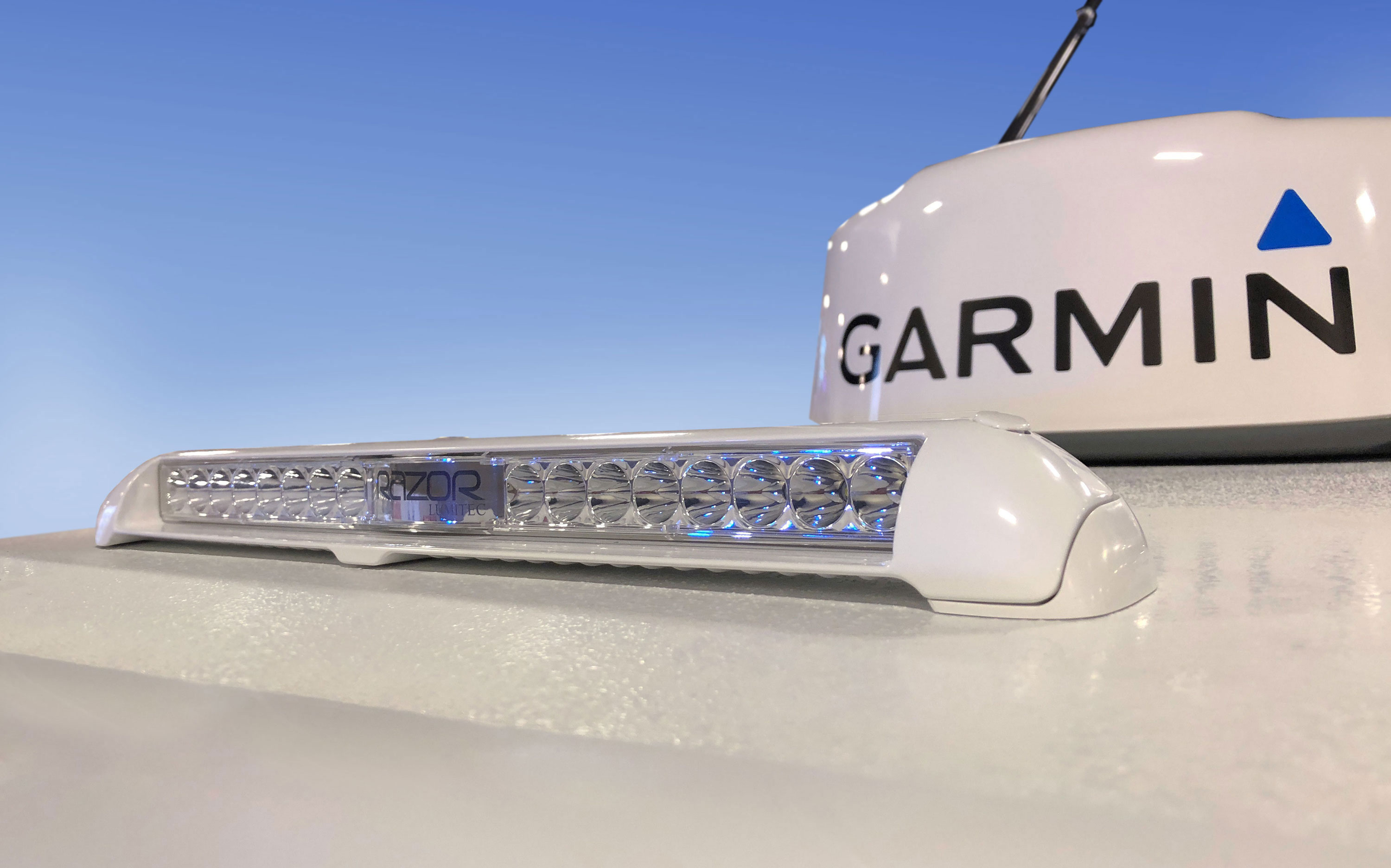Amazon.com: Lumitec 101586, Razor LED Light Bar – Flood Beam