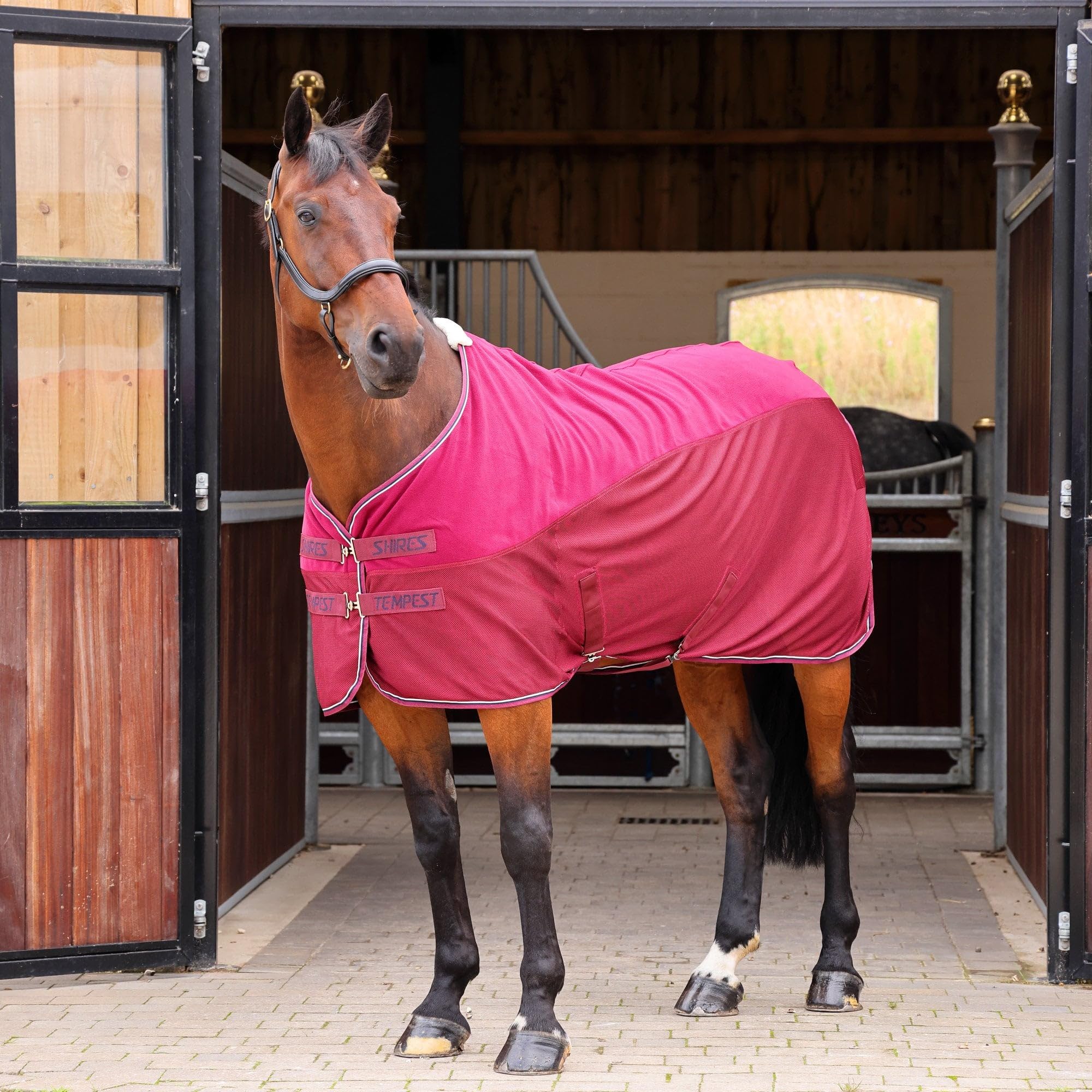 Shires Tempest Original Fleece/Mesh Cooler Rug - Maroon 5ft6