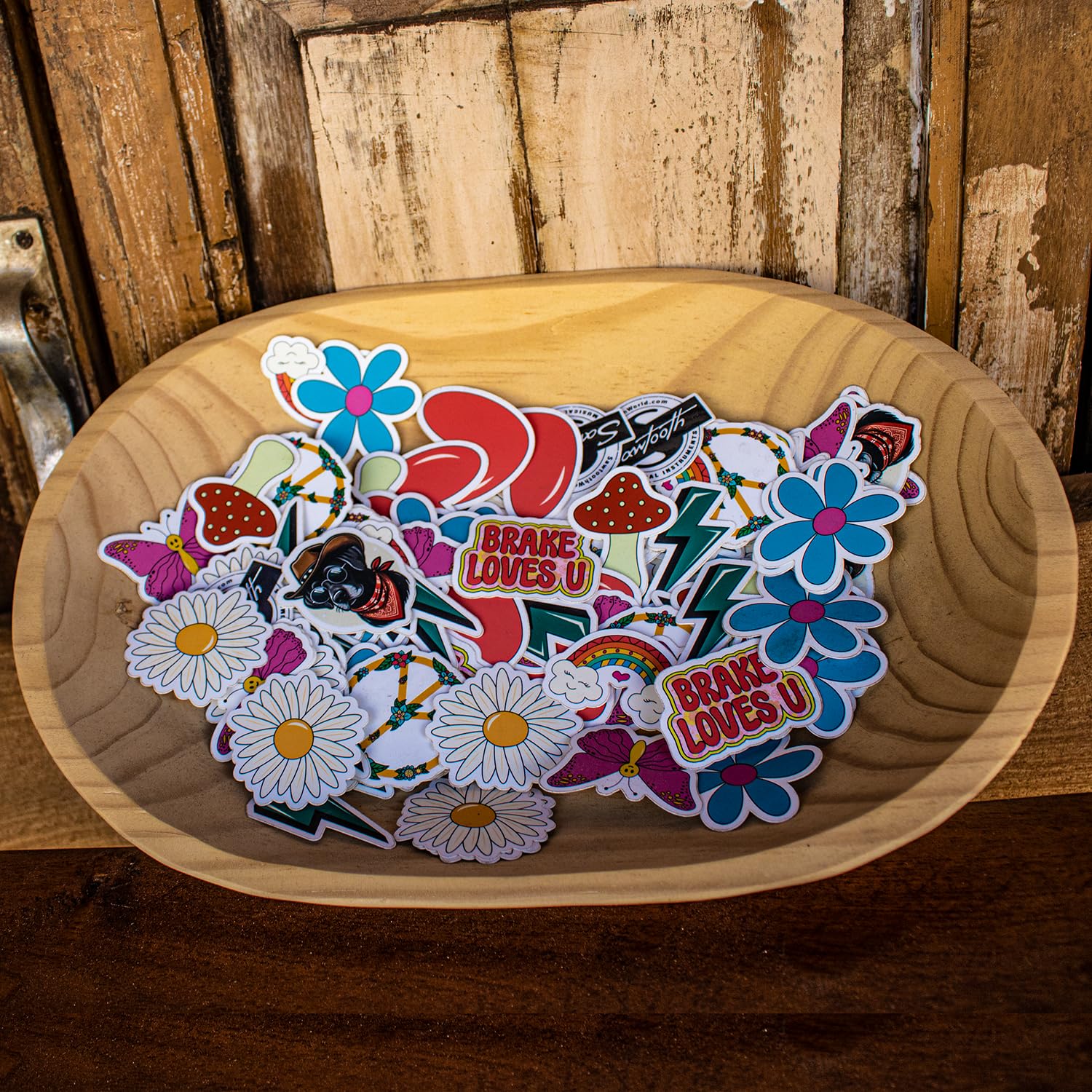 Sawtooth Mahogany Pineapple Soprano Ukulele w Gig Bag and Official Brake Stickers - Image 4