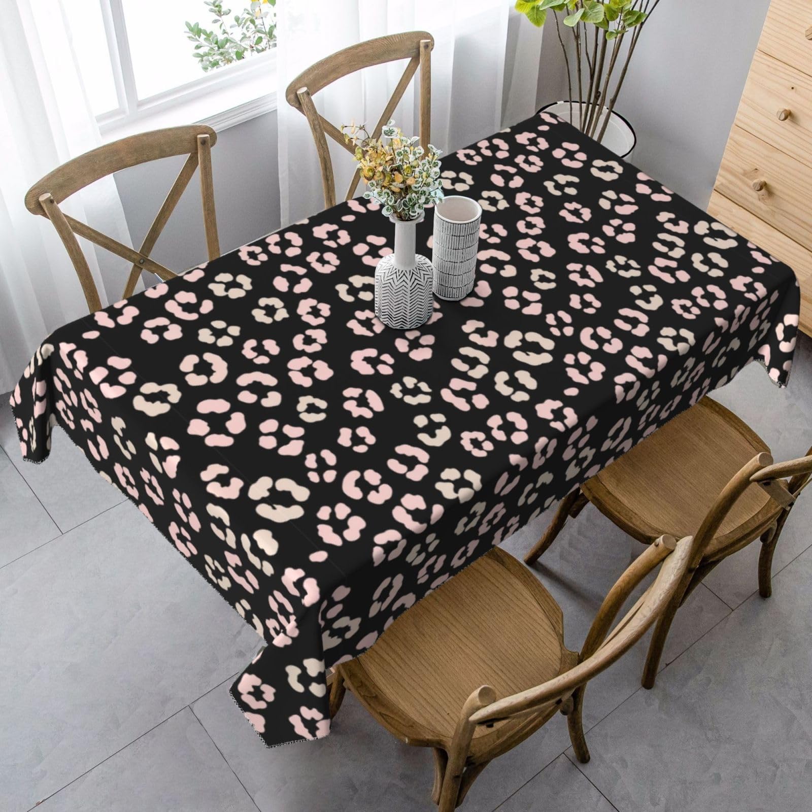 Nappe motif guépard sauvage et roses pour décoration de table cocktail et fête