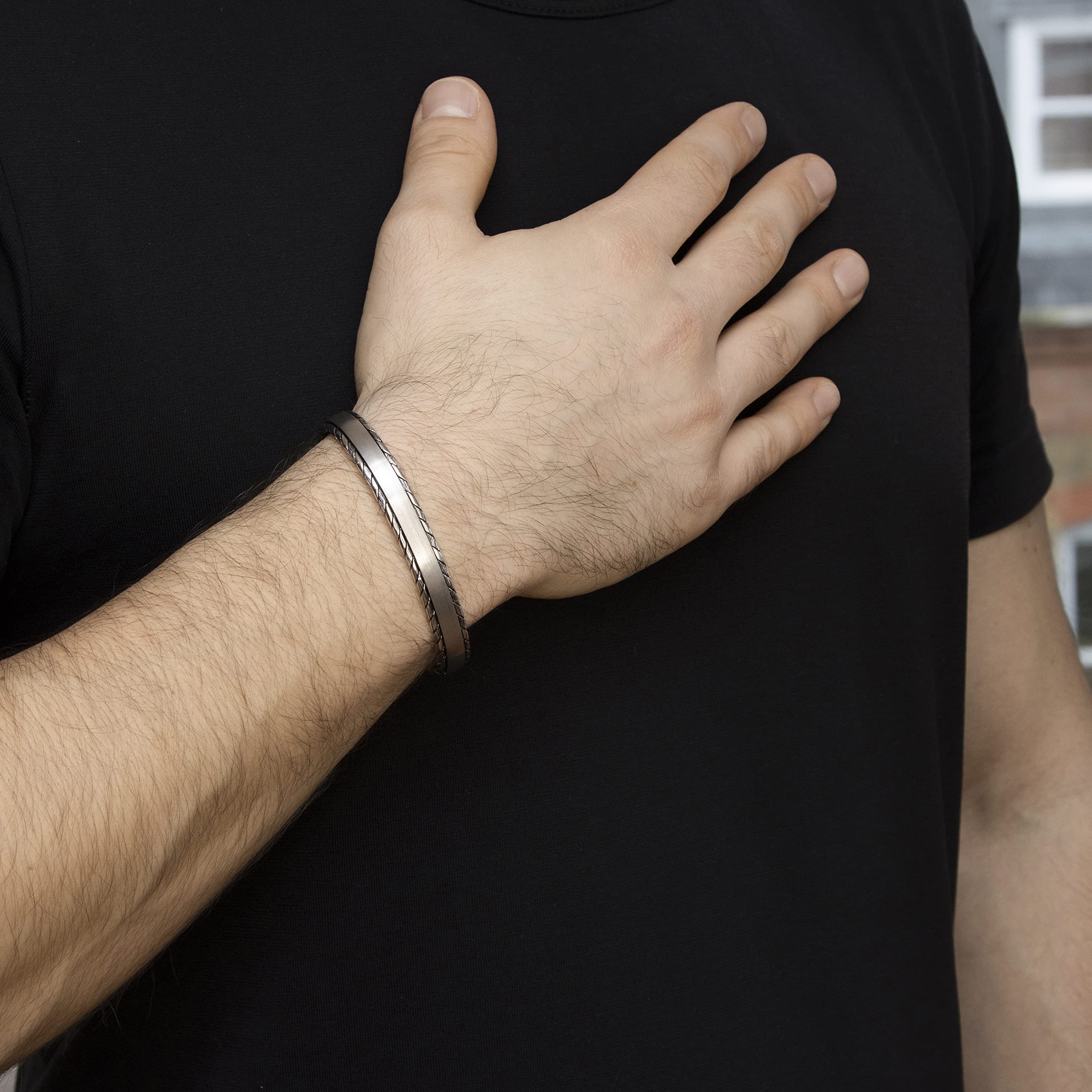 Tuscany Silver Brazalete de plata de ley chapado en rodio mate cepillado y trenzado para hombre, talla única, Plata chapada en rodio