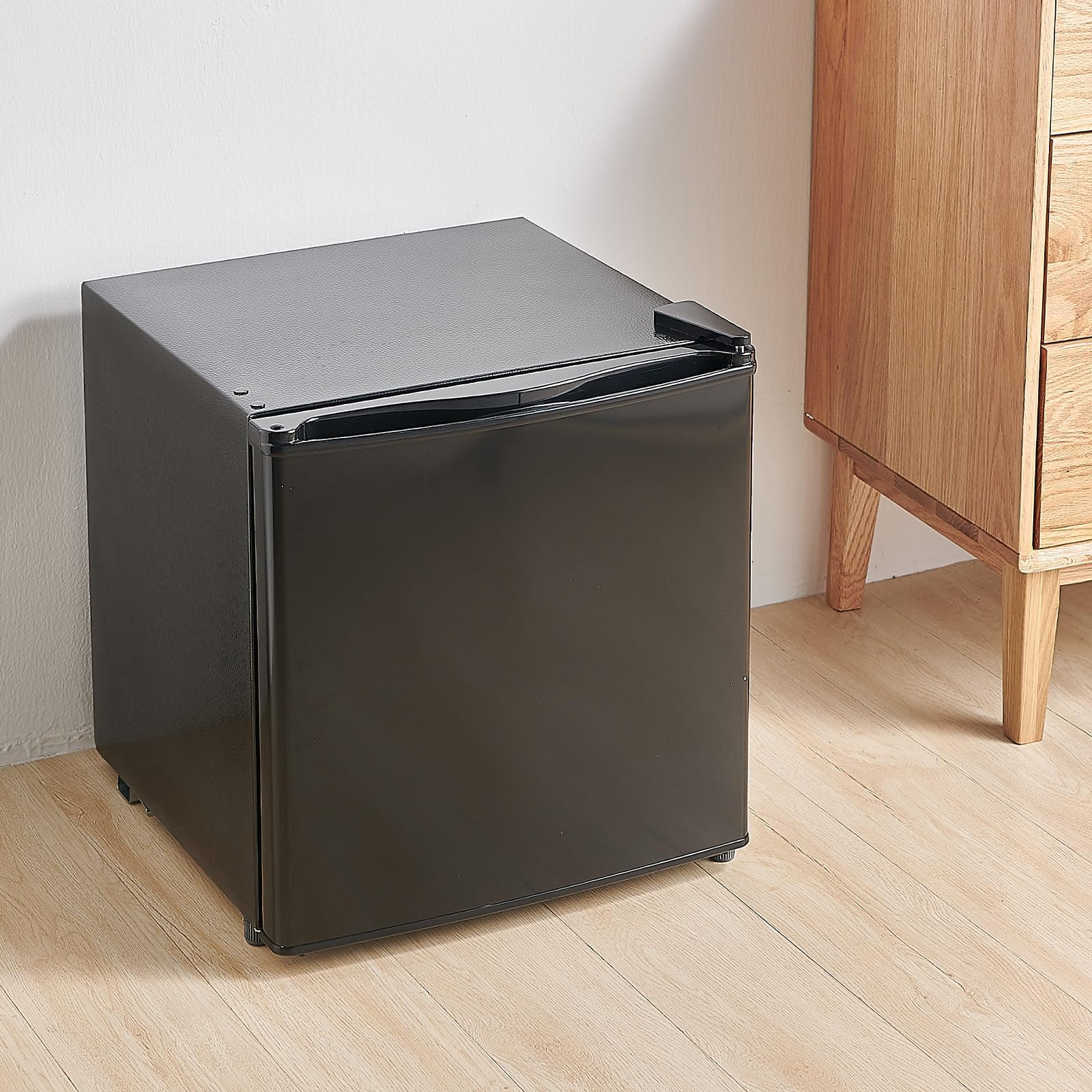 Amazon.co.jp: 【50L、コンパクトで大容量】clasimple 1ドア冷蔵庫 50L