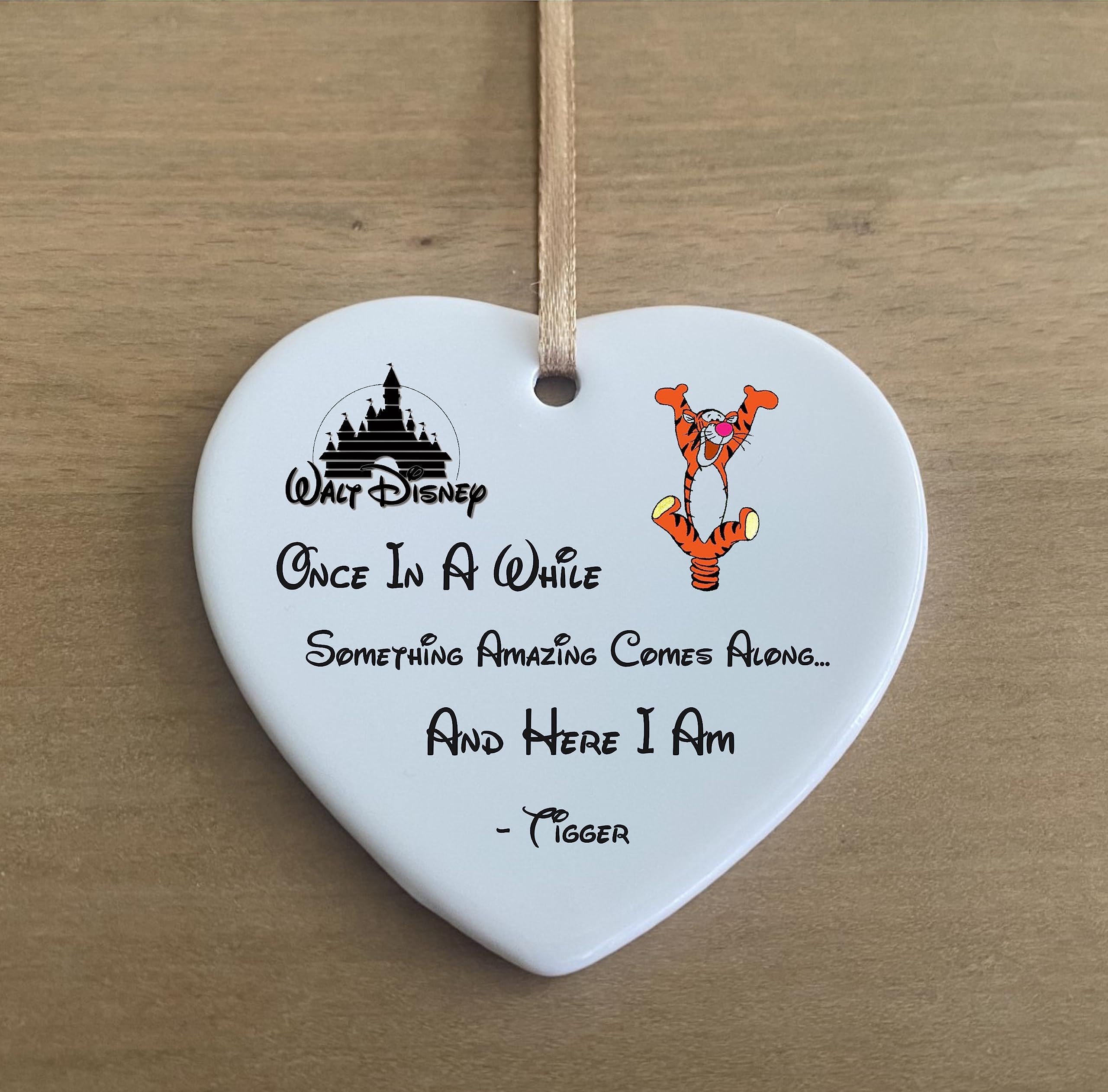 Placa de Madera en Forma de corazón con Texto en inglés Tigger Winnie The Pooh Walt Disney, HTC150