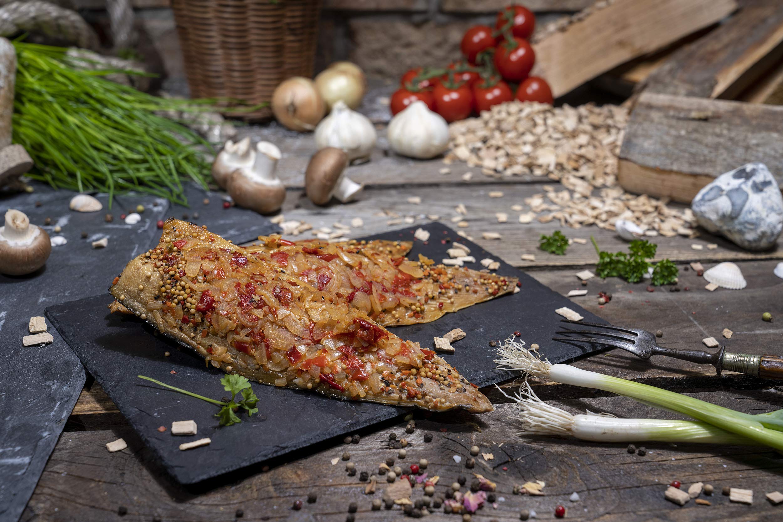 GreetFish Makrelenfilet Zwiebel, über Buchenrauch geräuchert, Makrelenfilets mit Zwiebel, 1000g (6-10 Stück)