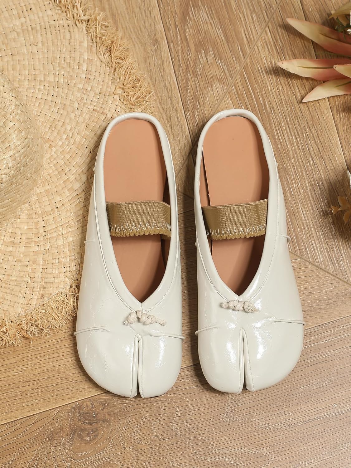 Women's Tabi Split Toe Mary Jane Mules, Soft Leather Closed Toe Slides, Retro Versatile Slip On Outdoor Slippers
