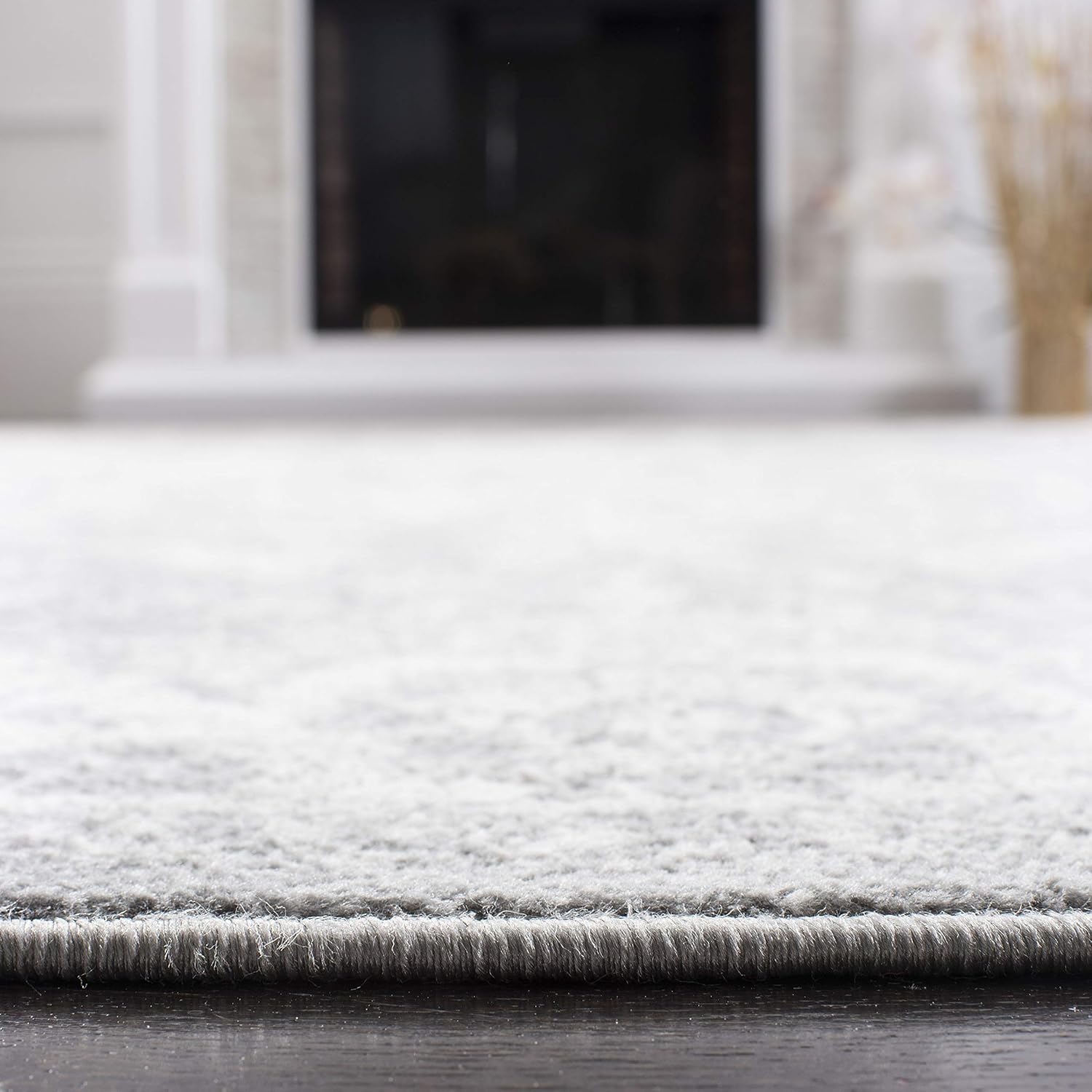 SAFAVIEH Area Rug 8x10 - Brentwood Collection - Large - Cream & Grey, Traditional Oriental Design, Non-Shedding & Easy Cleaning, Ideal for Living Room, Bedroom, Office, Dining Space (BNT844B)