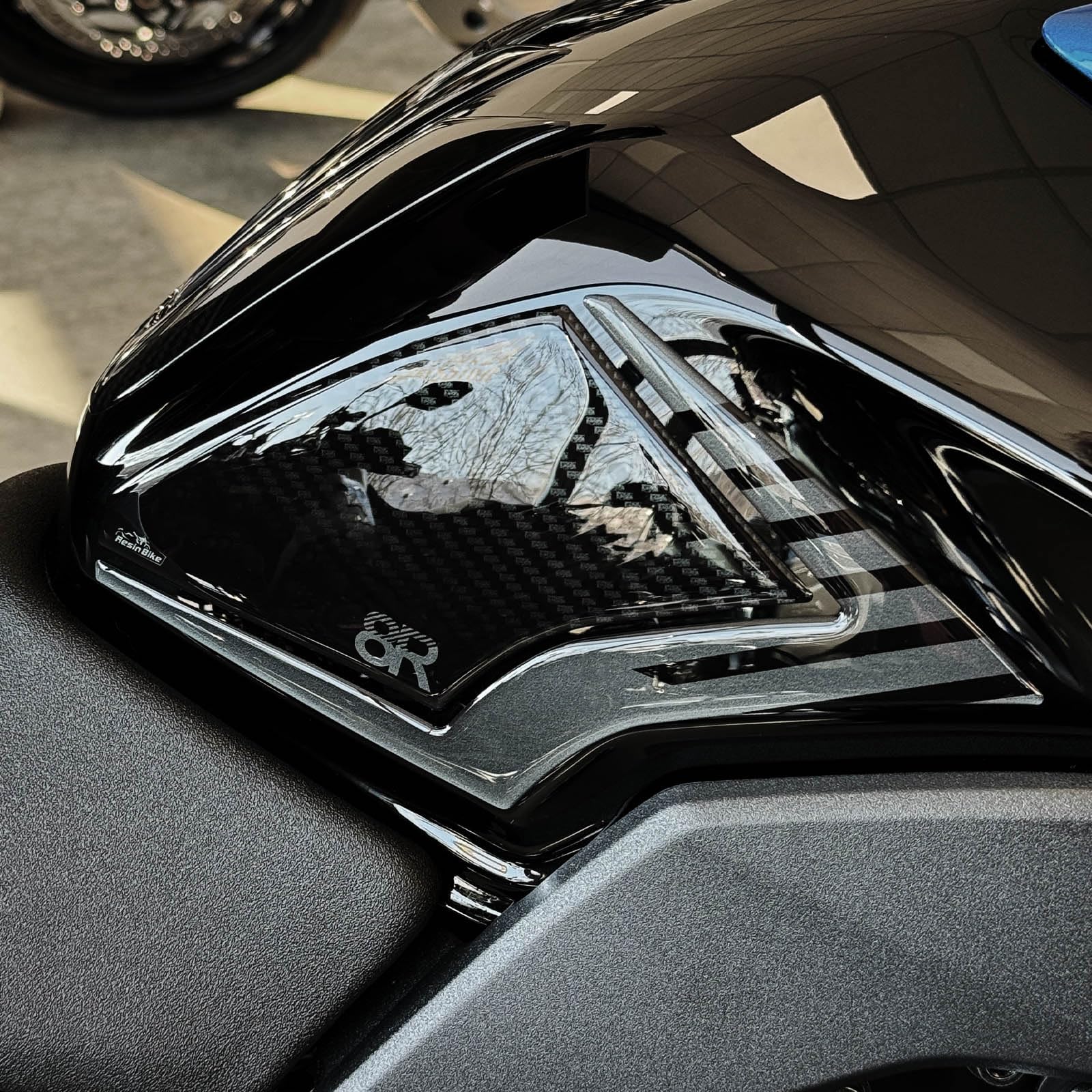 3D Carbon Fiber Tank Stickers & Side Protectors For Suzuki Motorcycles - Made In Italy