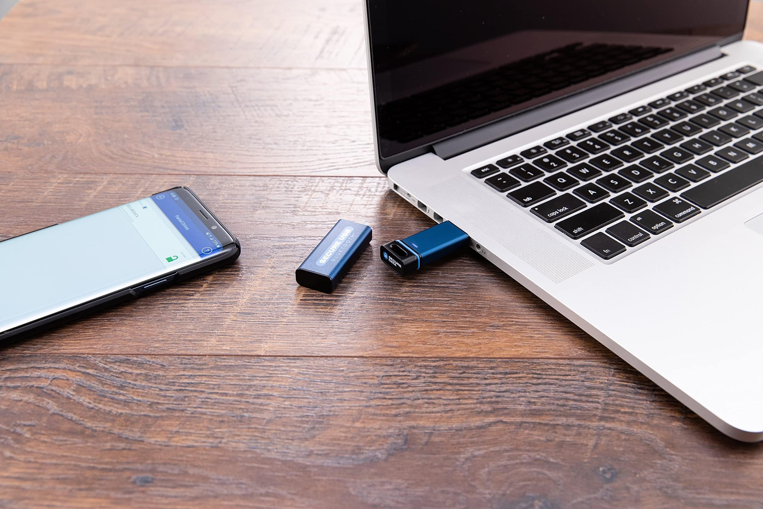 SecureData SecureUSB BT 256 GB Hardware-verschlüsseltes USB-Laufwerk FIPS 140-2 Level 3 Entsperren über Handy-App, TAA-konform, CJIS, HIPAA, CMMC, DSGVO-konform, funktioniert mit Mac USB 3.0