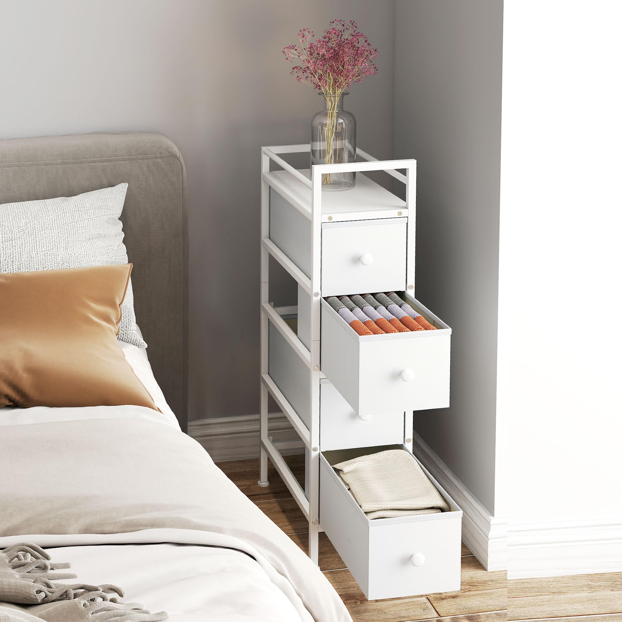 HOMCOM Cómoda con 4 Cajones de Tela, Cómoda para Dormitorio Estrecha con Marco de Acero, Cajonera para Espacios Pequeños, Sala de Estar, Vestidor, Baño, Blanco