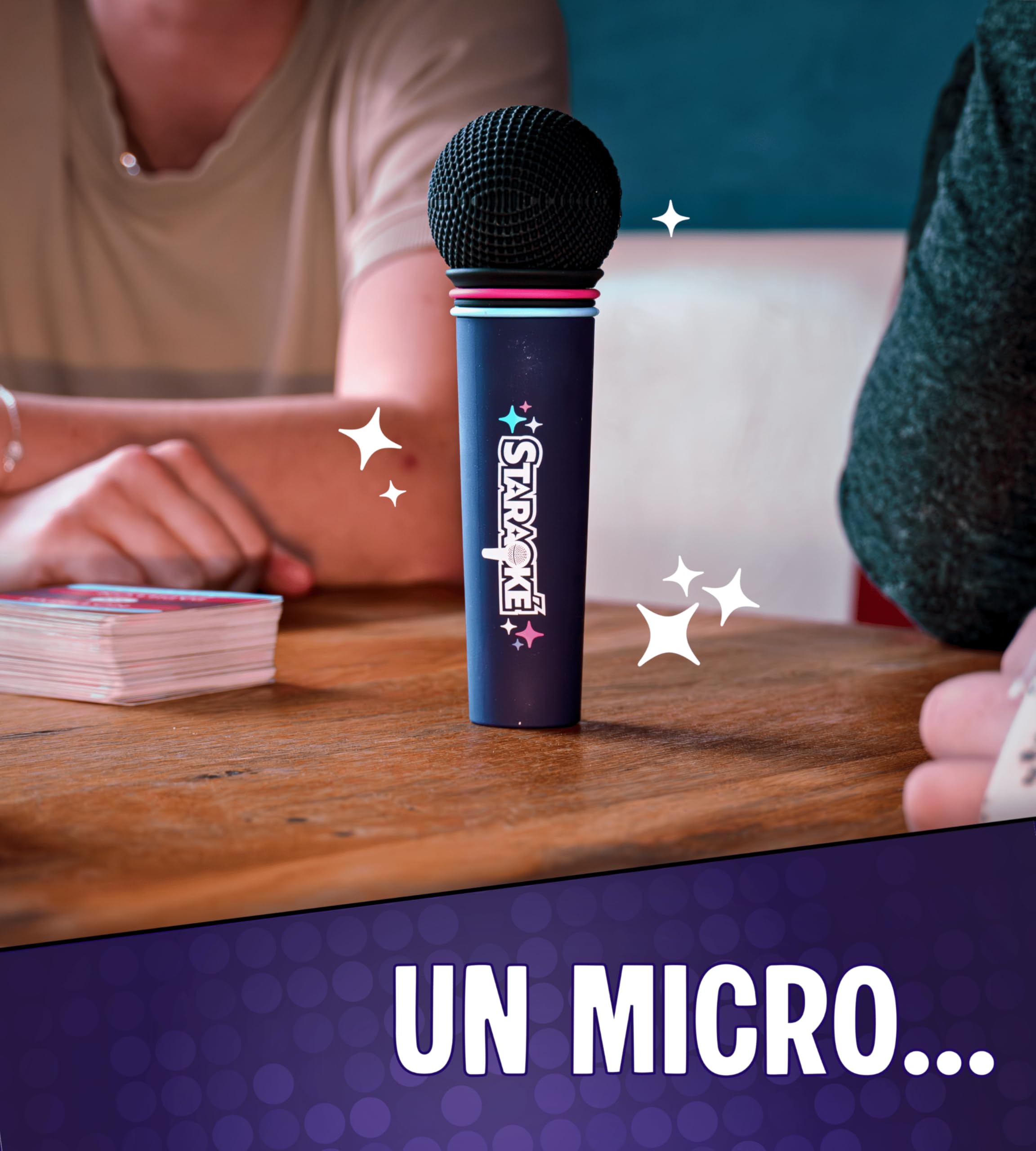 STARAOKÉ – Jeu de société Musical et drôle - Jeu d'Ambiance Entre Amis ou en Famille - Attrapez la réplique de Micro et Chantez Avant Les Autres ! Dès 8 Ans - 2 à 8 Joueurs - 350 Cartes Chant - 2