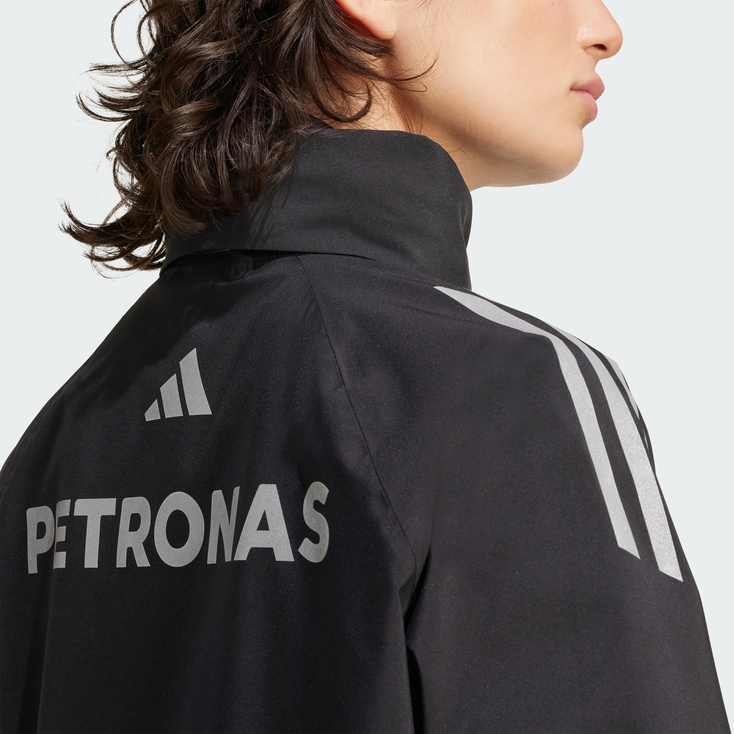 adidas Kurtka Kobiety MERCEDES - AMG PETRONAS FORMULA ONE TEAM MECHANICS RAIN JACKET WOMEN (1 w zestawie)